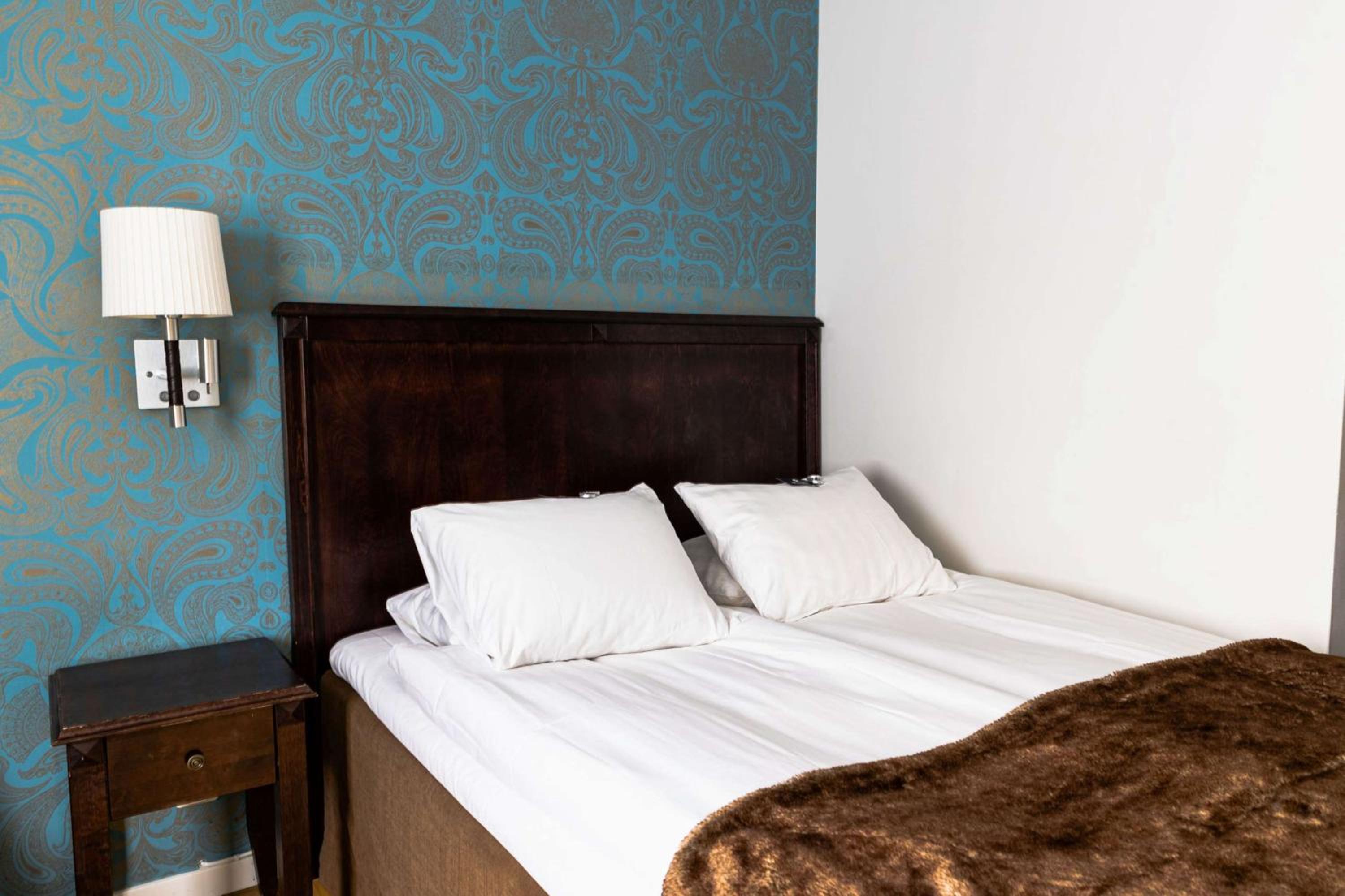 Economy Double Room with Sofa Bed - Non-Smoking - Photo 3