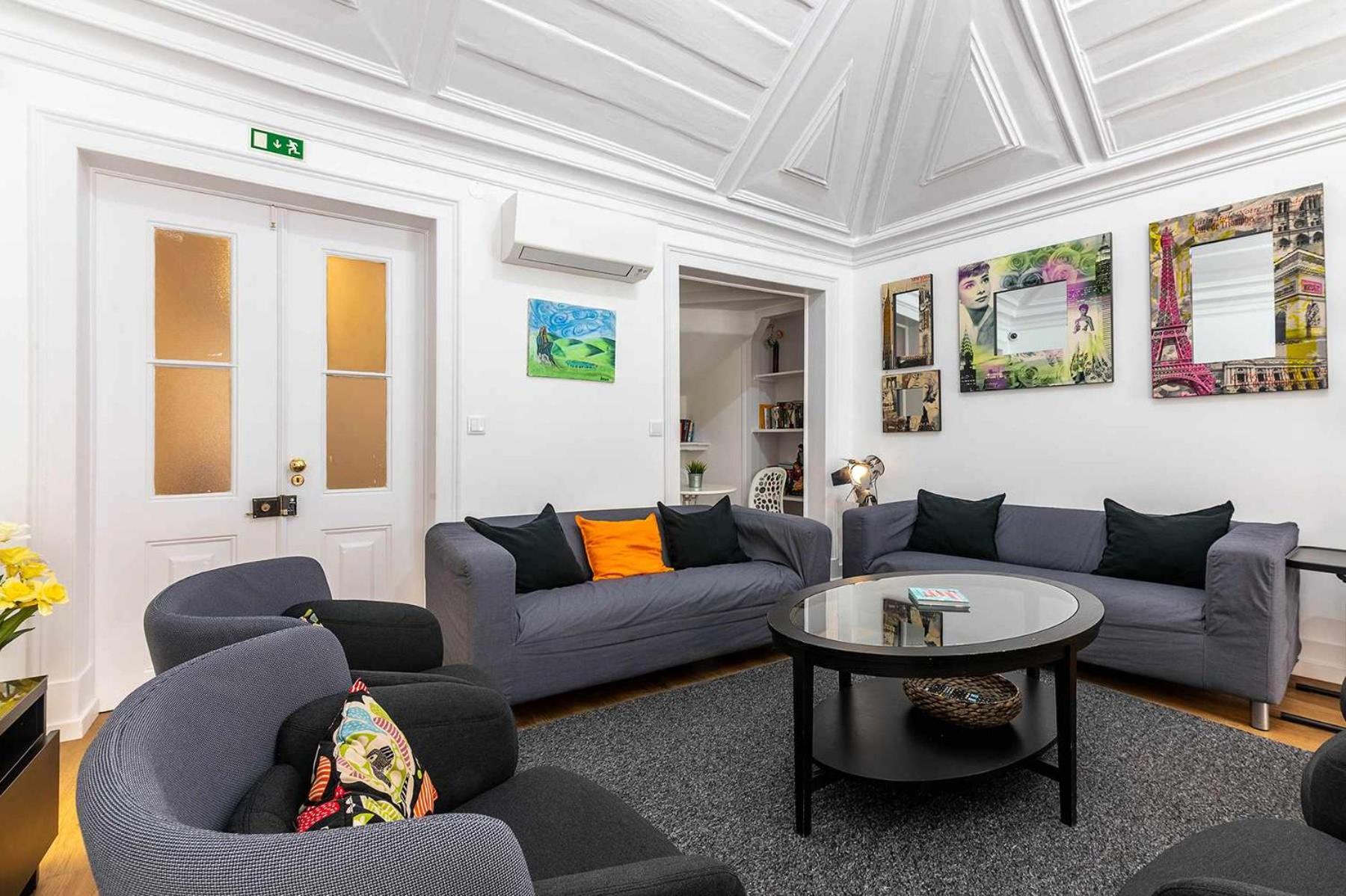 9 Bedroom Apartment 