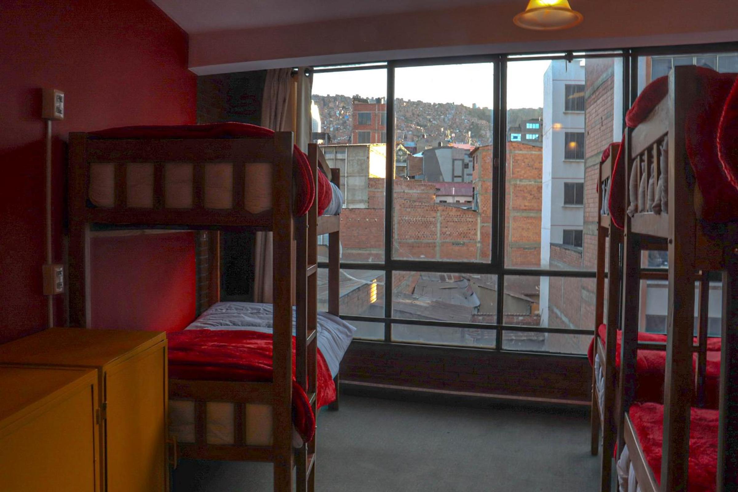 Bed in 6-Bed Mixed Dormitory Room photo 3