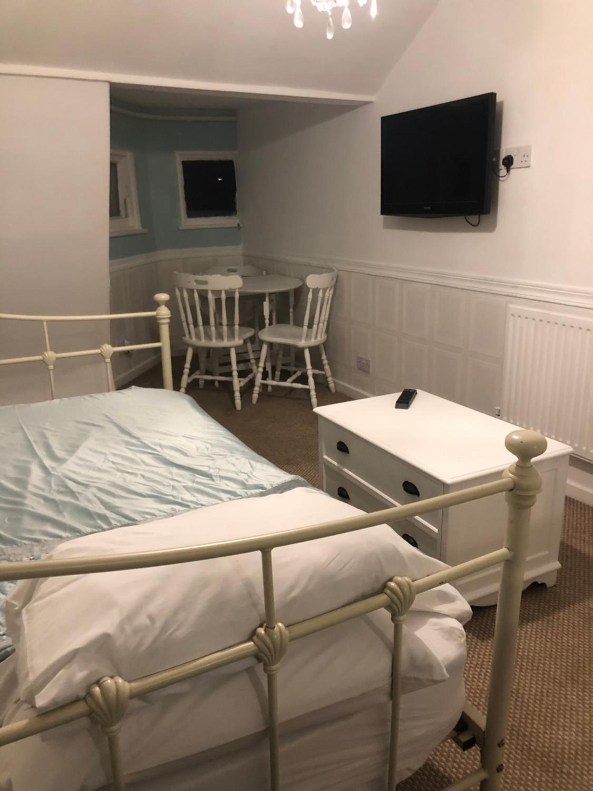 Deluxe Double Room with Extra Bed - Photo 1