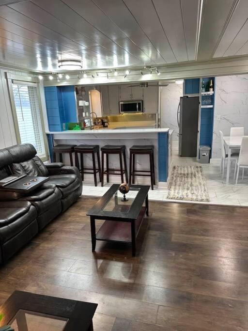 Apartment photo 2