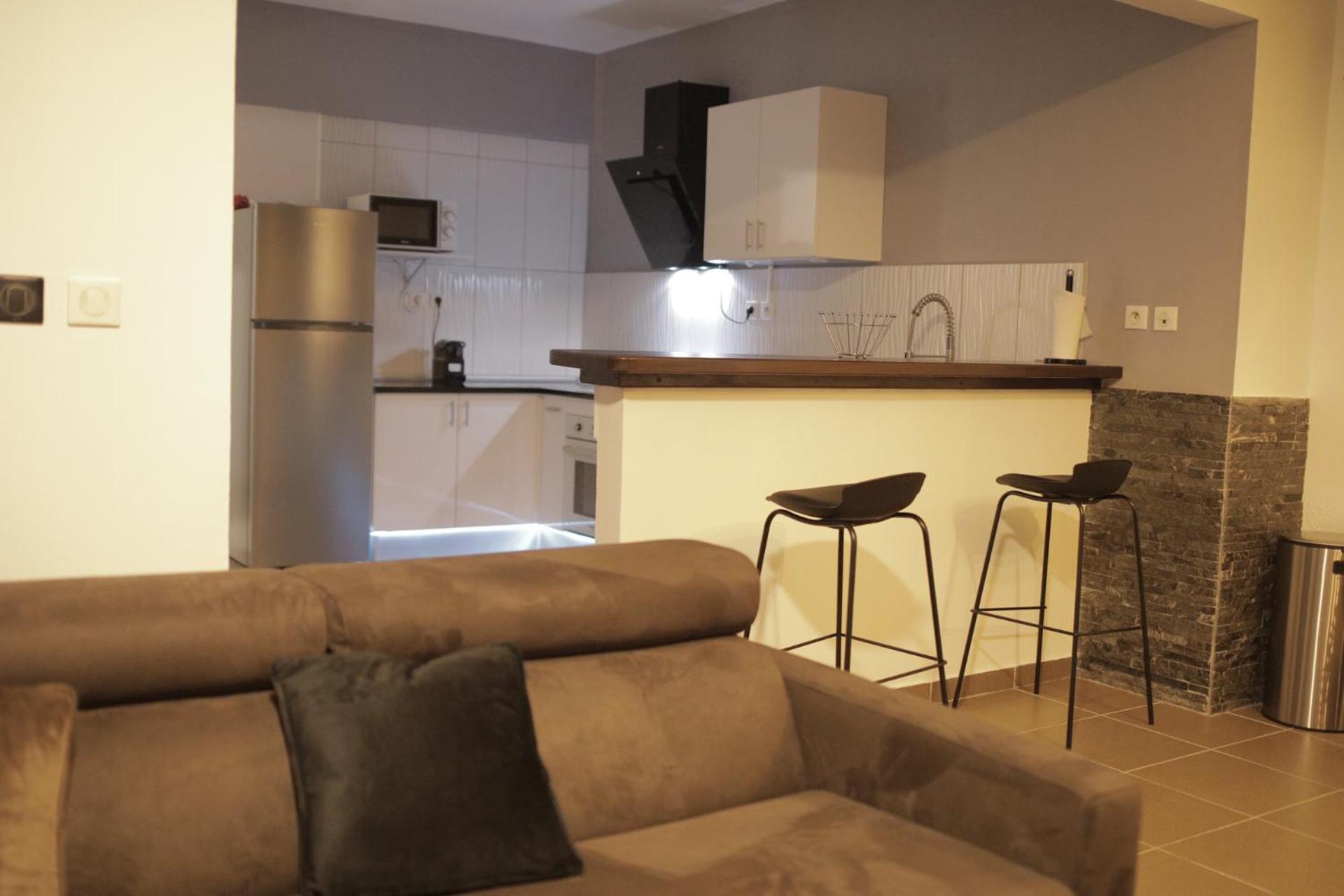 One-Bedroom Apartment photo 2