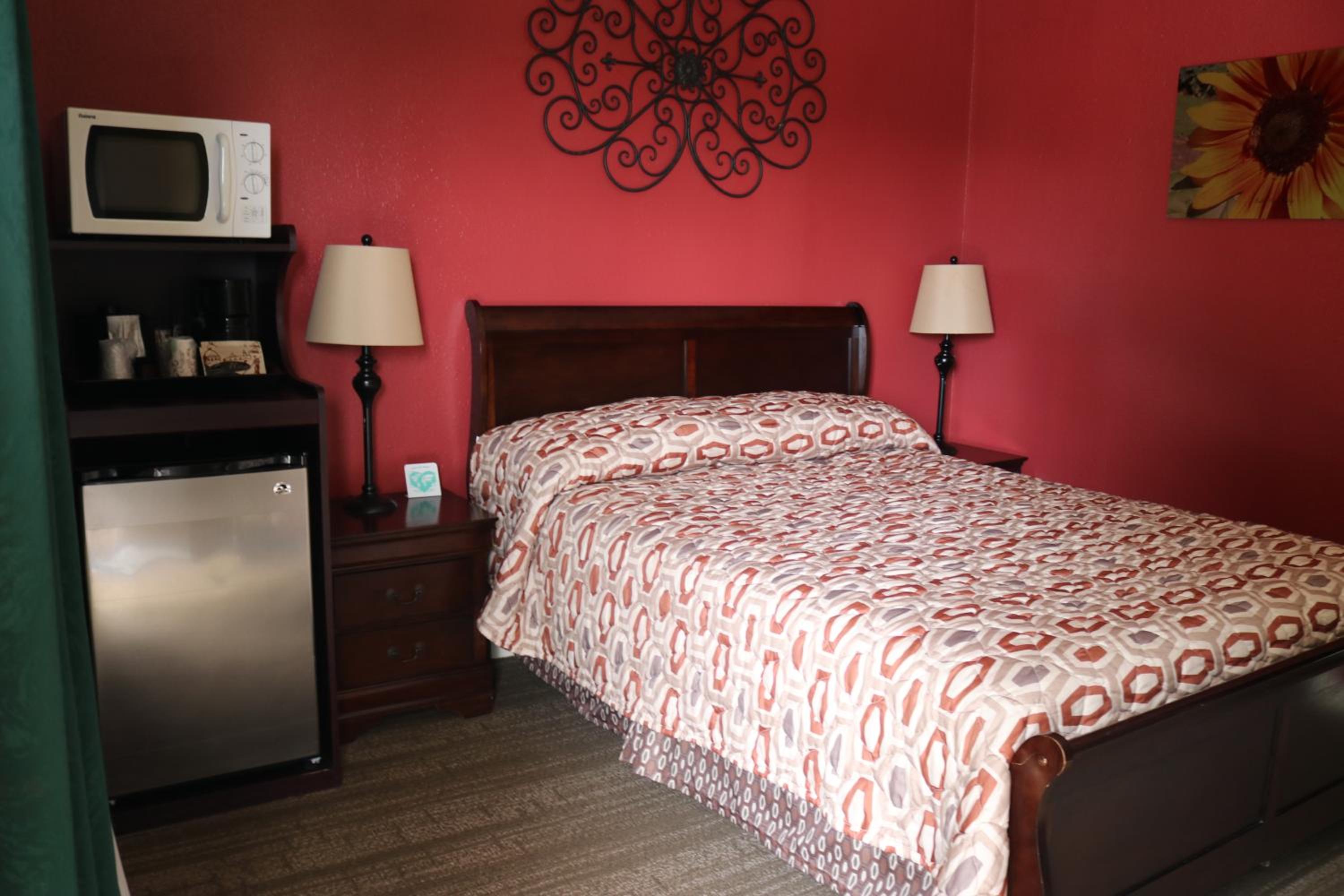 Queen Room with Two Queen Beds photo 1