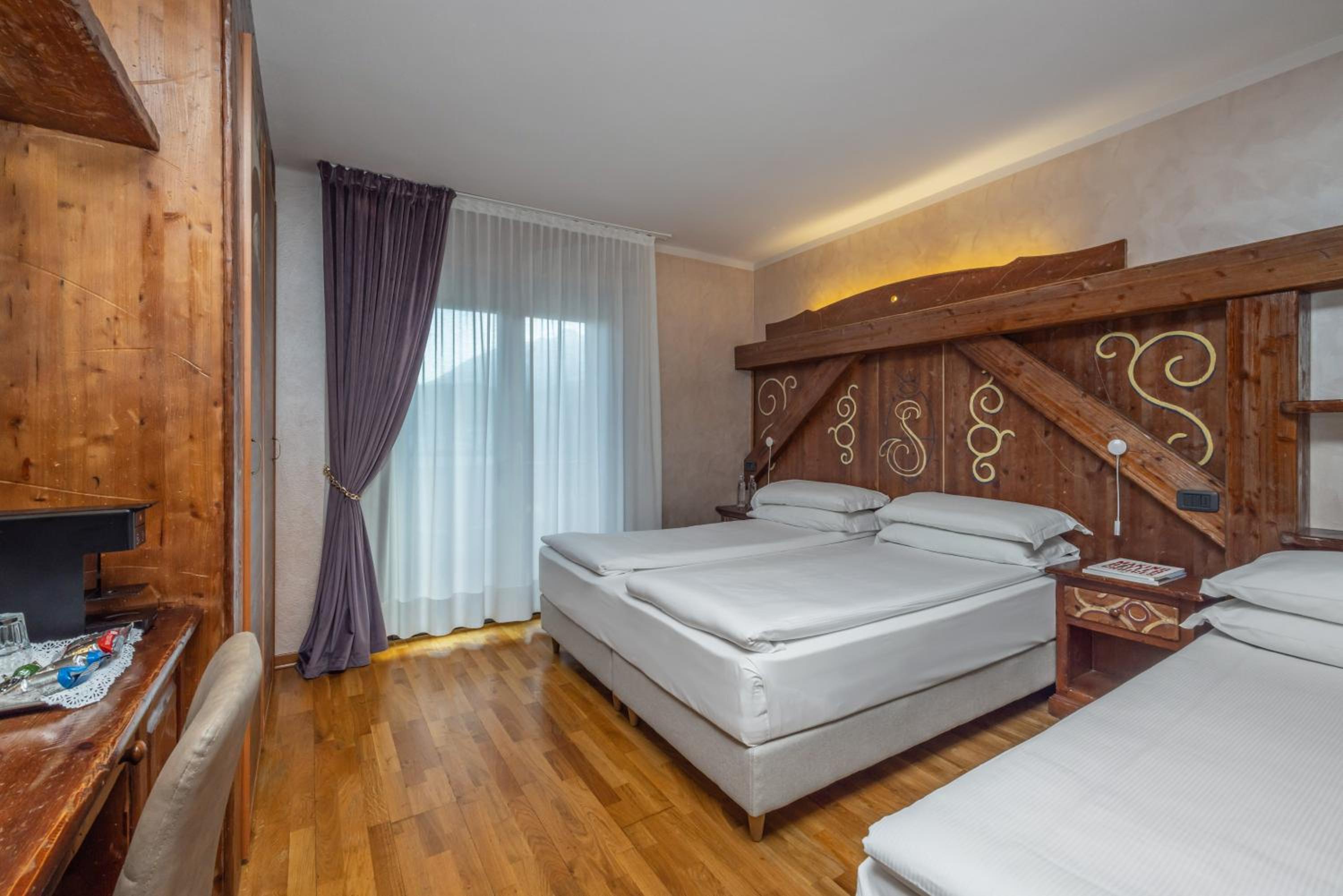 Superior Double Room with Balcony - Photo 17