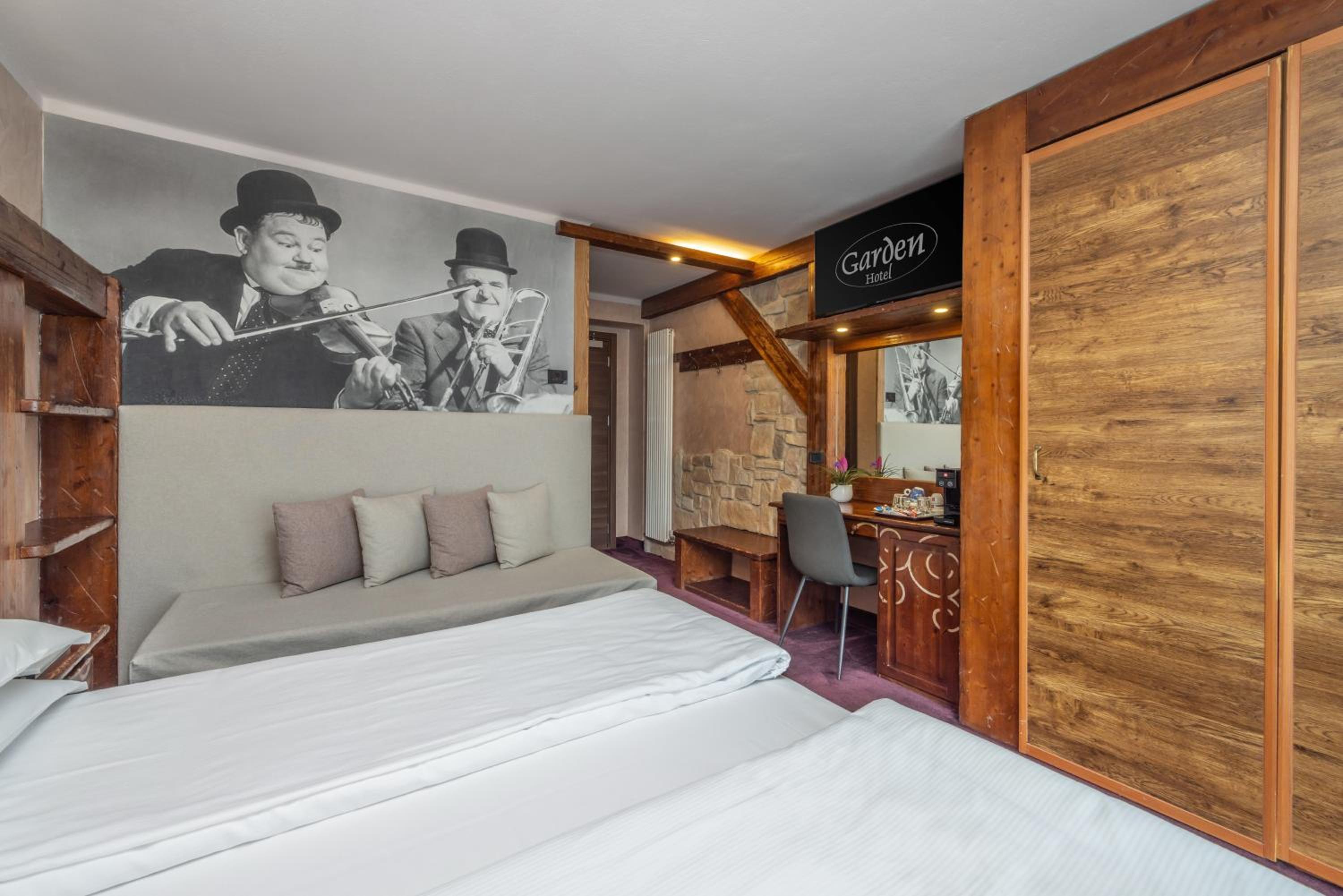 Superior Double Room with Balcony - Photo 11