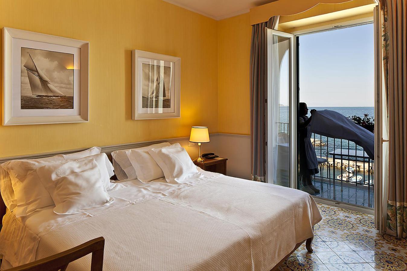 Superior Double or Twin Room with Balcony and Sea View - Photo 7