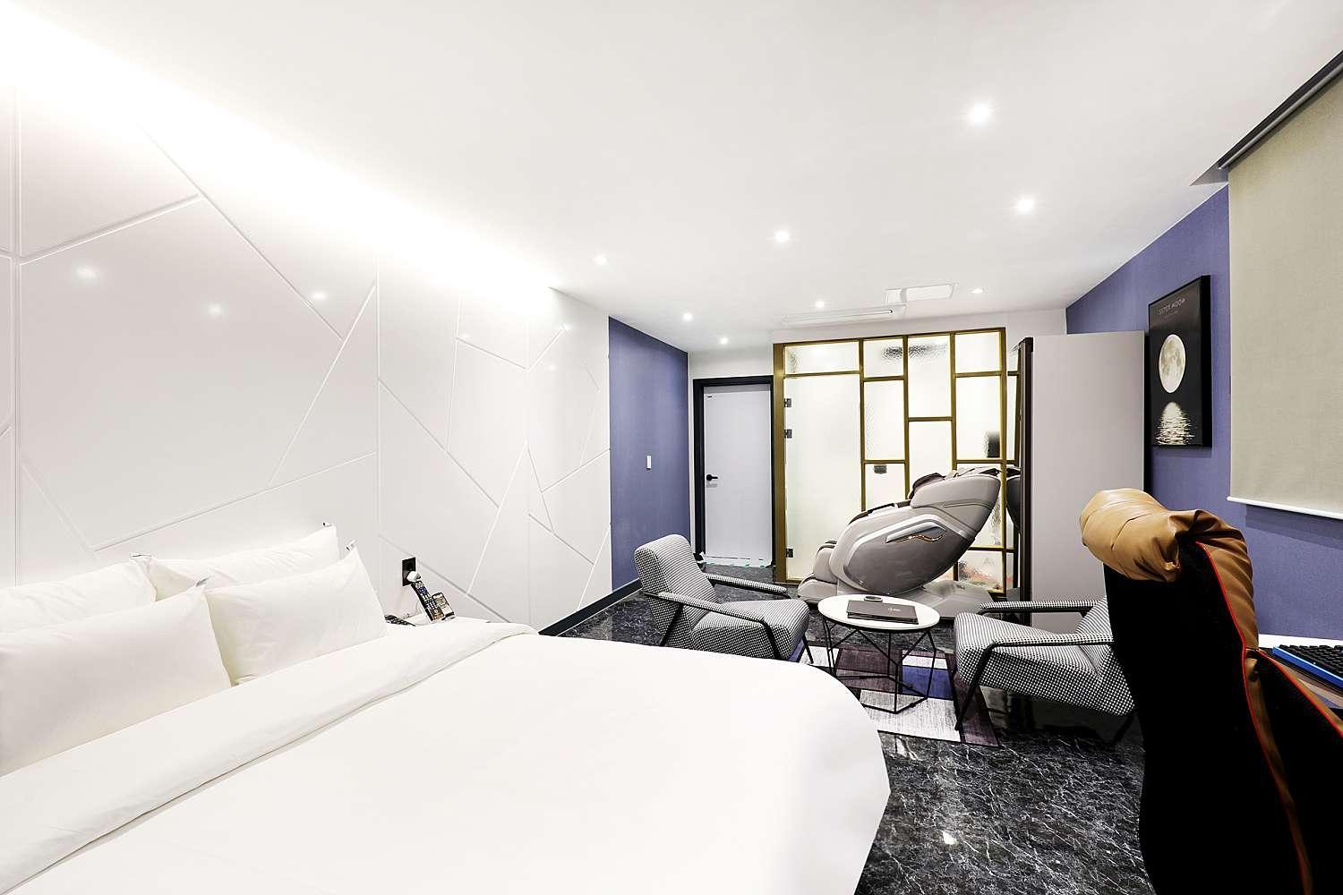 Suite - Photo 6