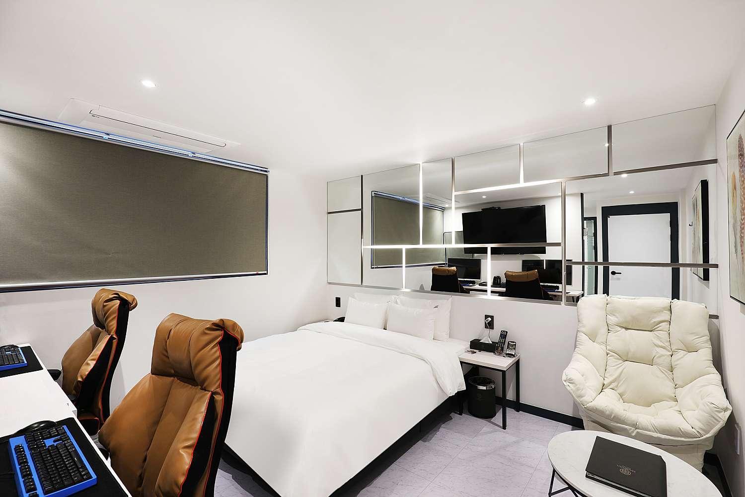 Suite - Photo 4