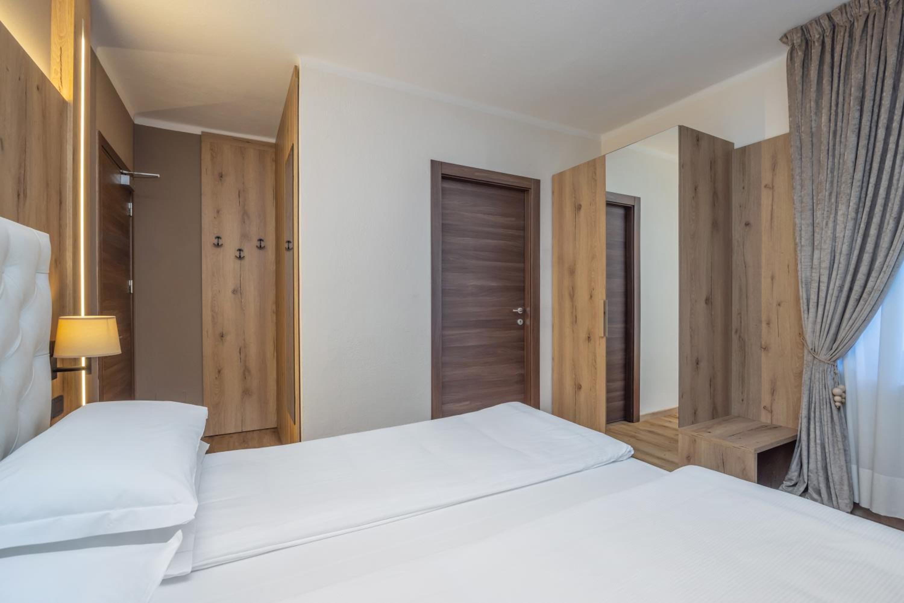 Standard Double Room - Photo 2