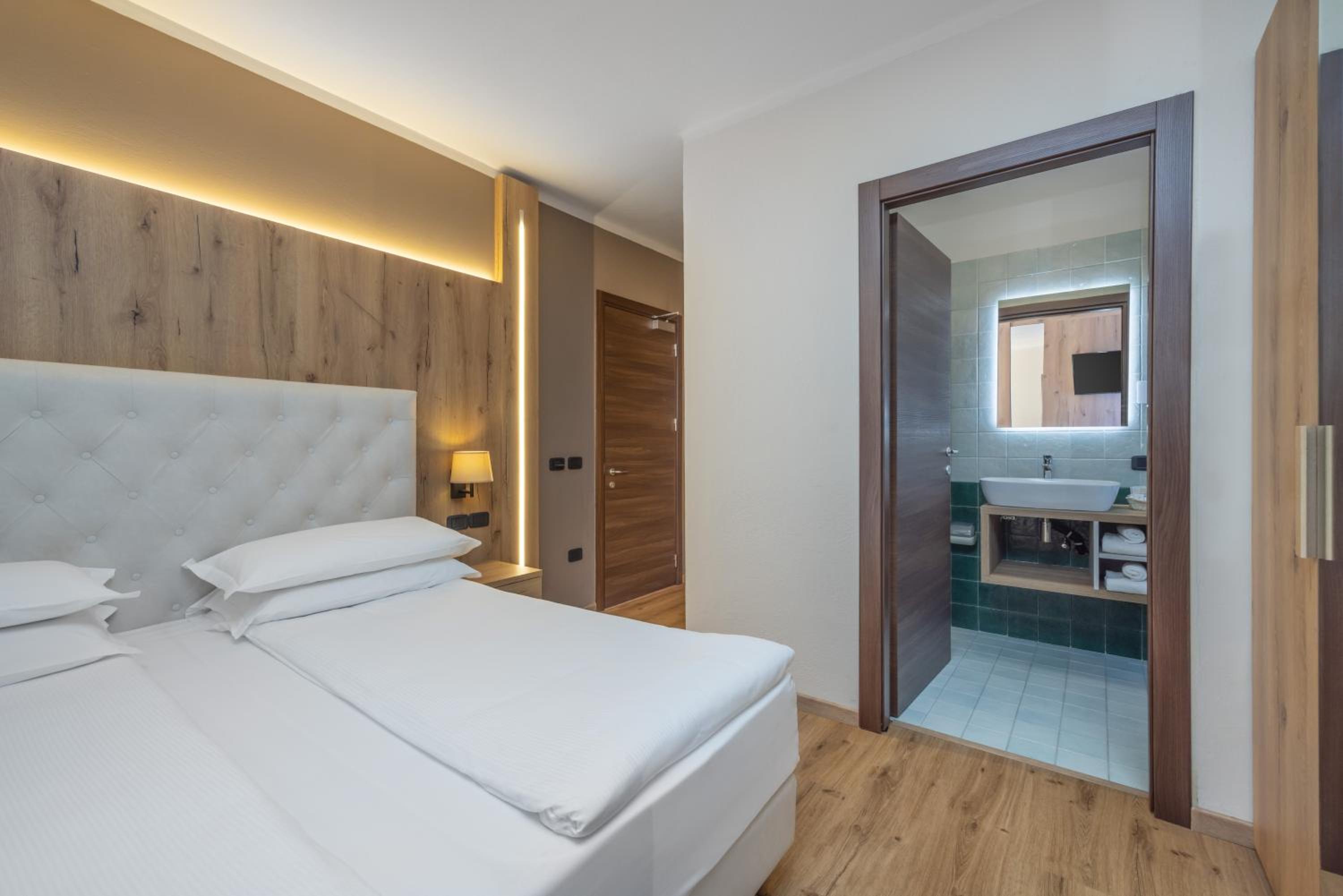 Standard Double Room - Photo 1