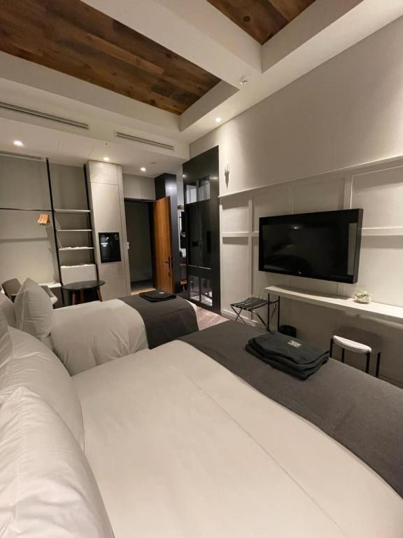 Deluxe Twin Room - Photo 6