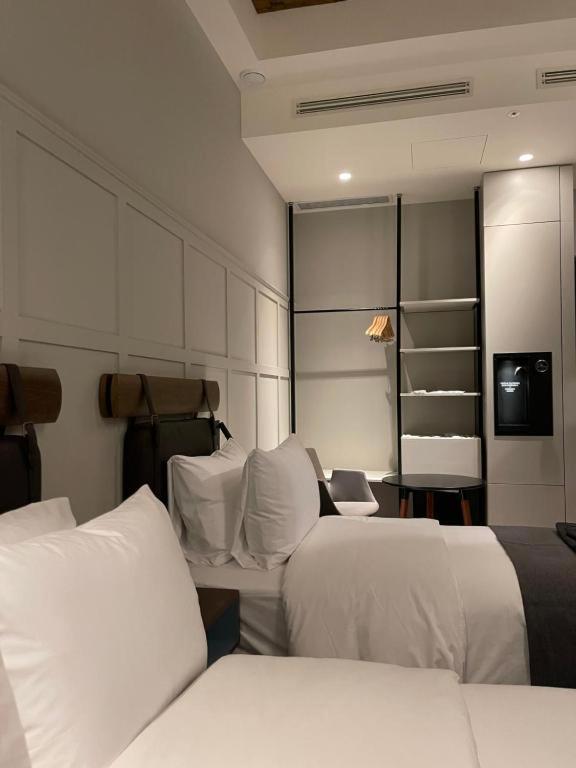 Deluxe Twin Room - Photo 2
