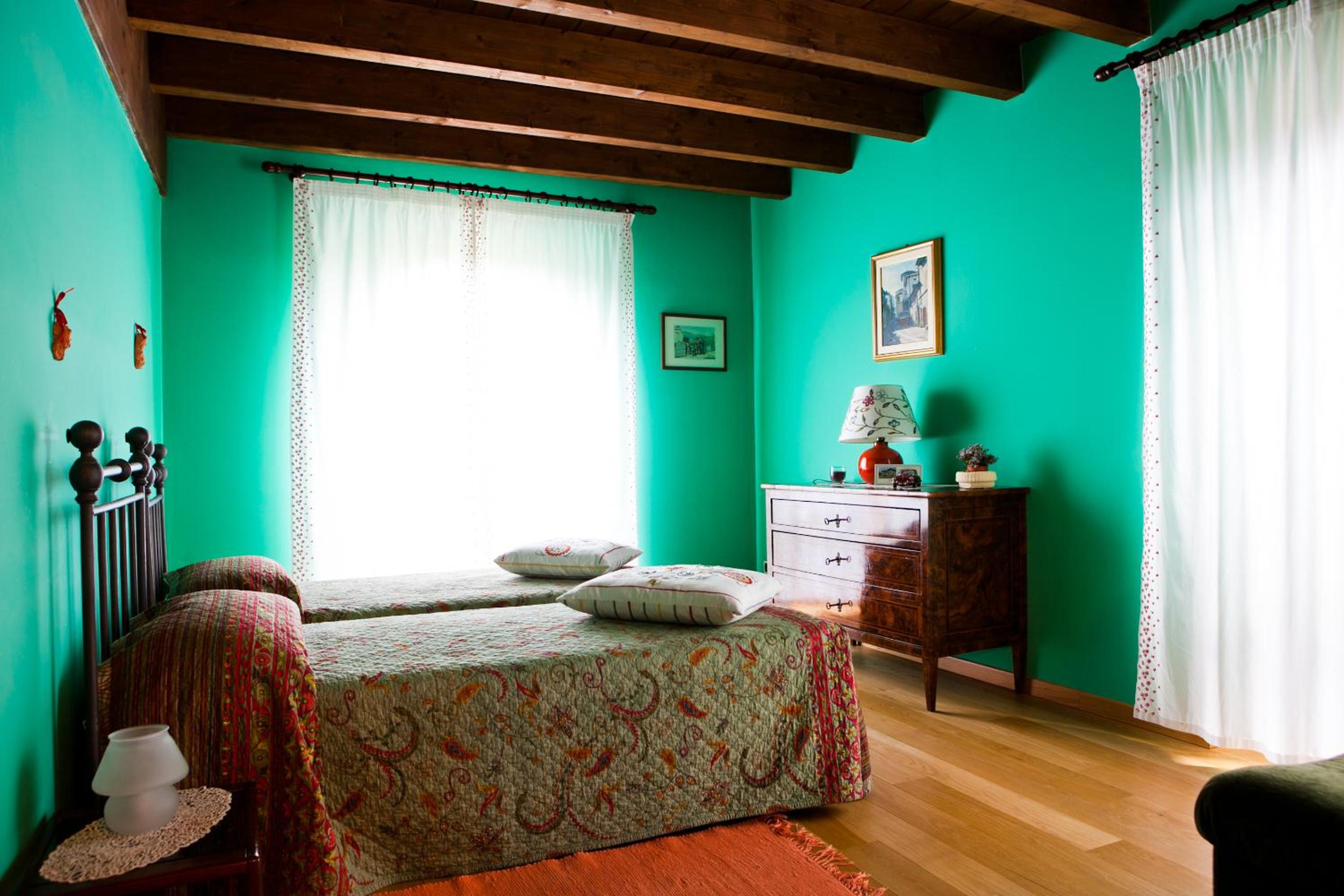 Twin Room with Private Bathroom photo 1