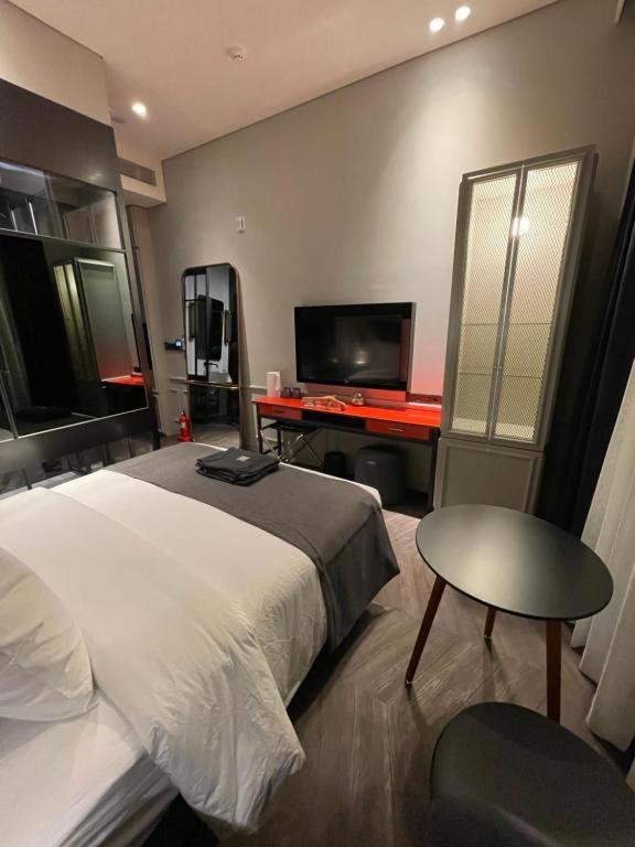 Deluxe Double Room - Photo 10