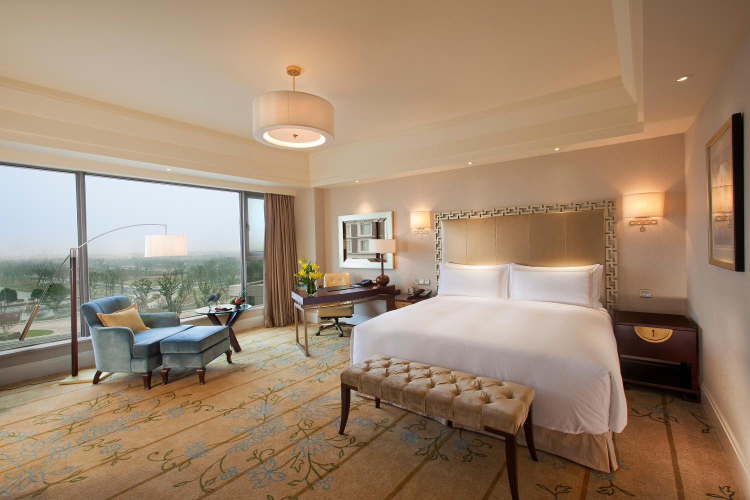 Fairmont Gold Queen Room with Two Queen Beds and Park View photo 2