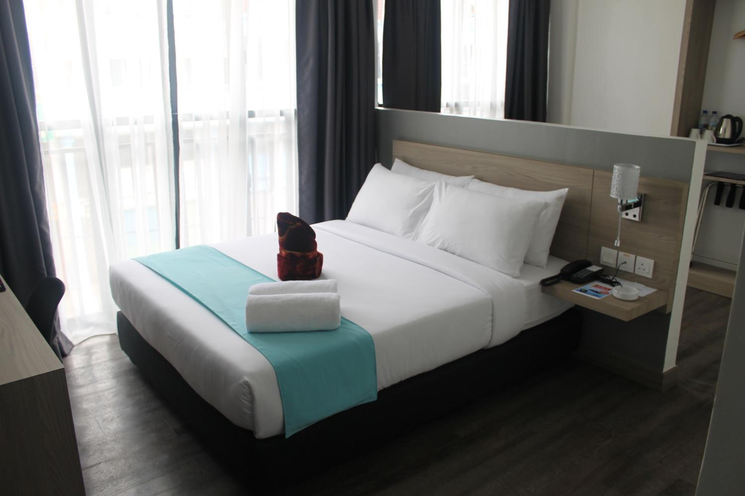 Standard Queen Room