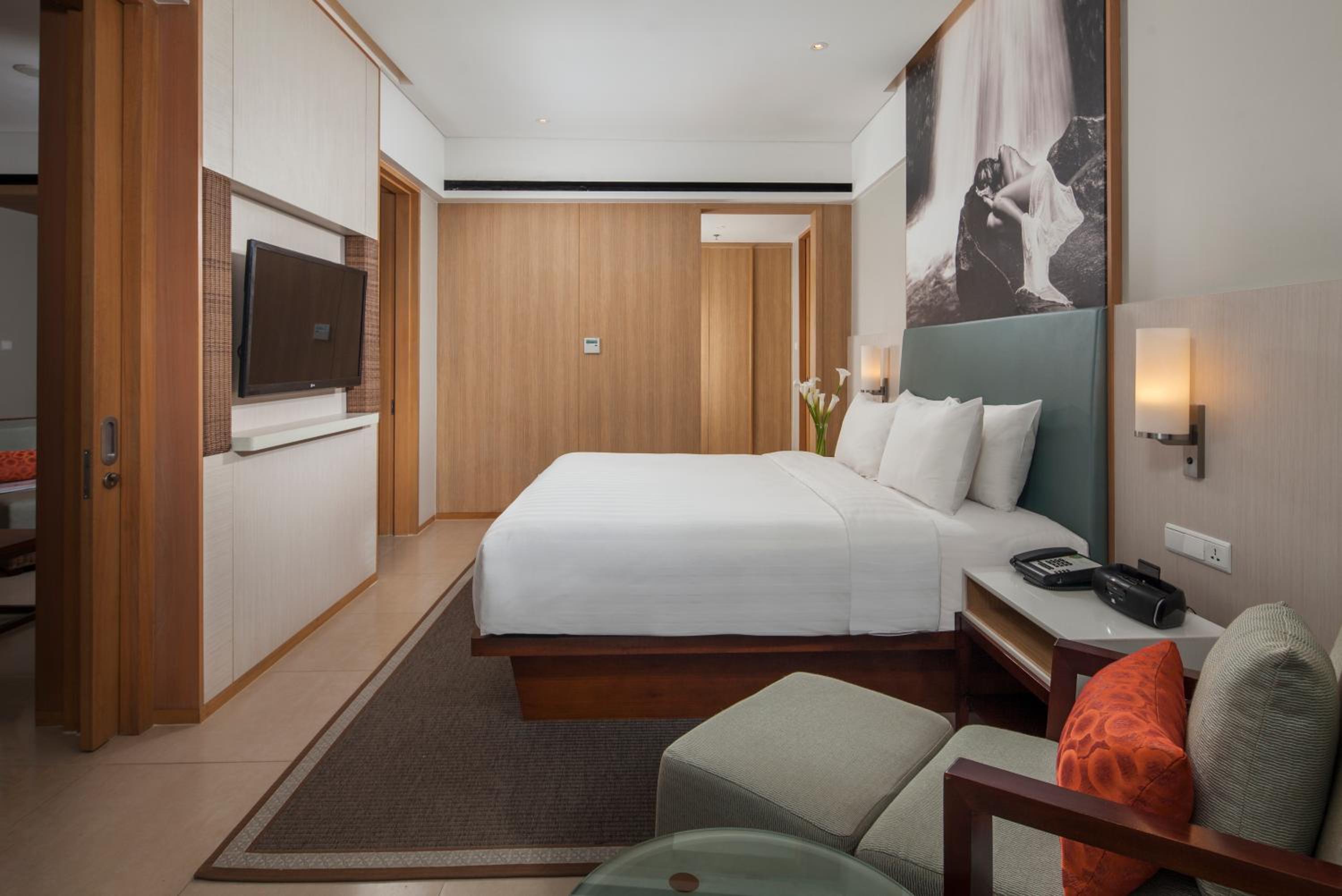 One-Bedroom Suite with Pool View