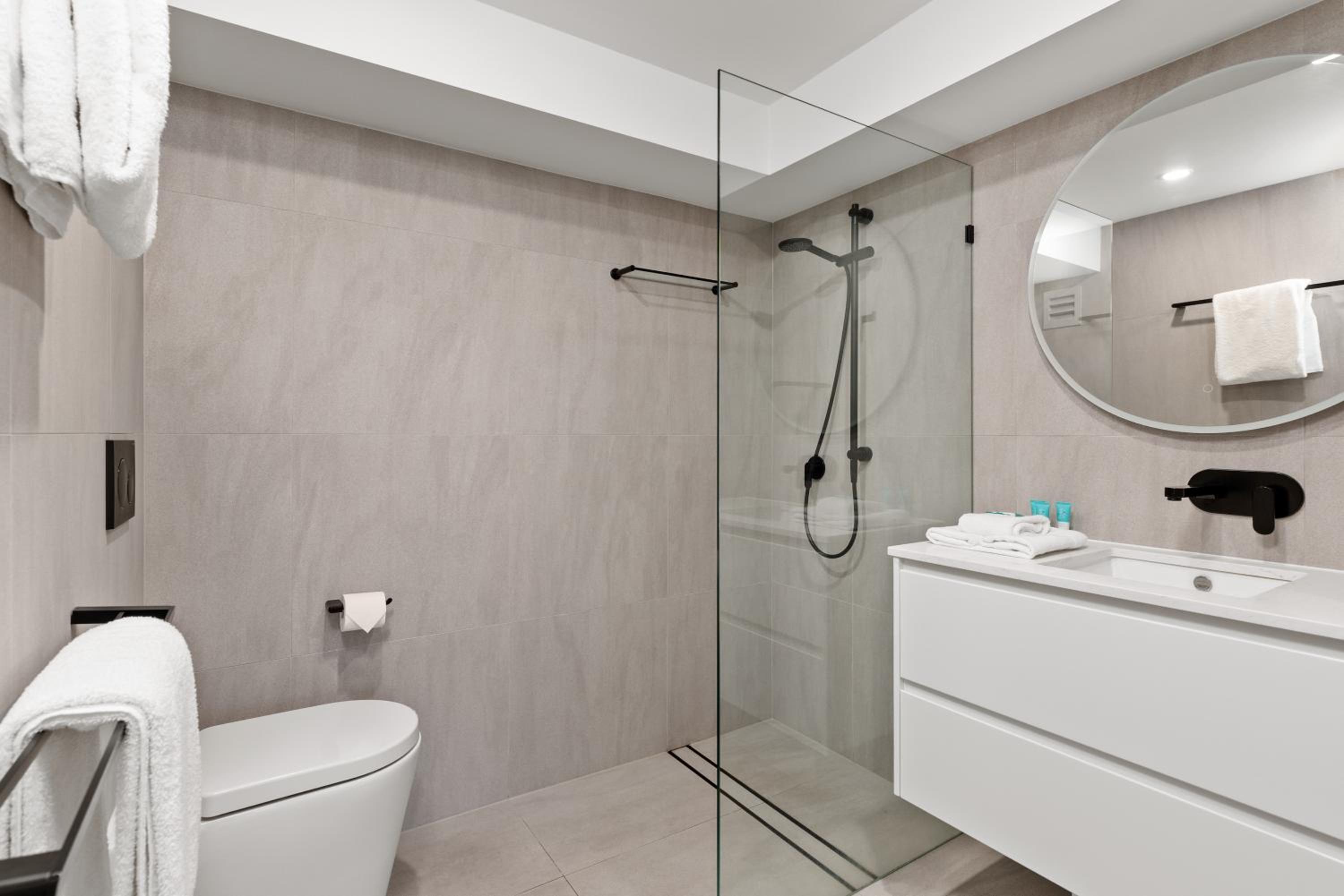 Superior Two-Bedroom Apartment with No Balcony - Garden View (Level 3) photo 2
