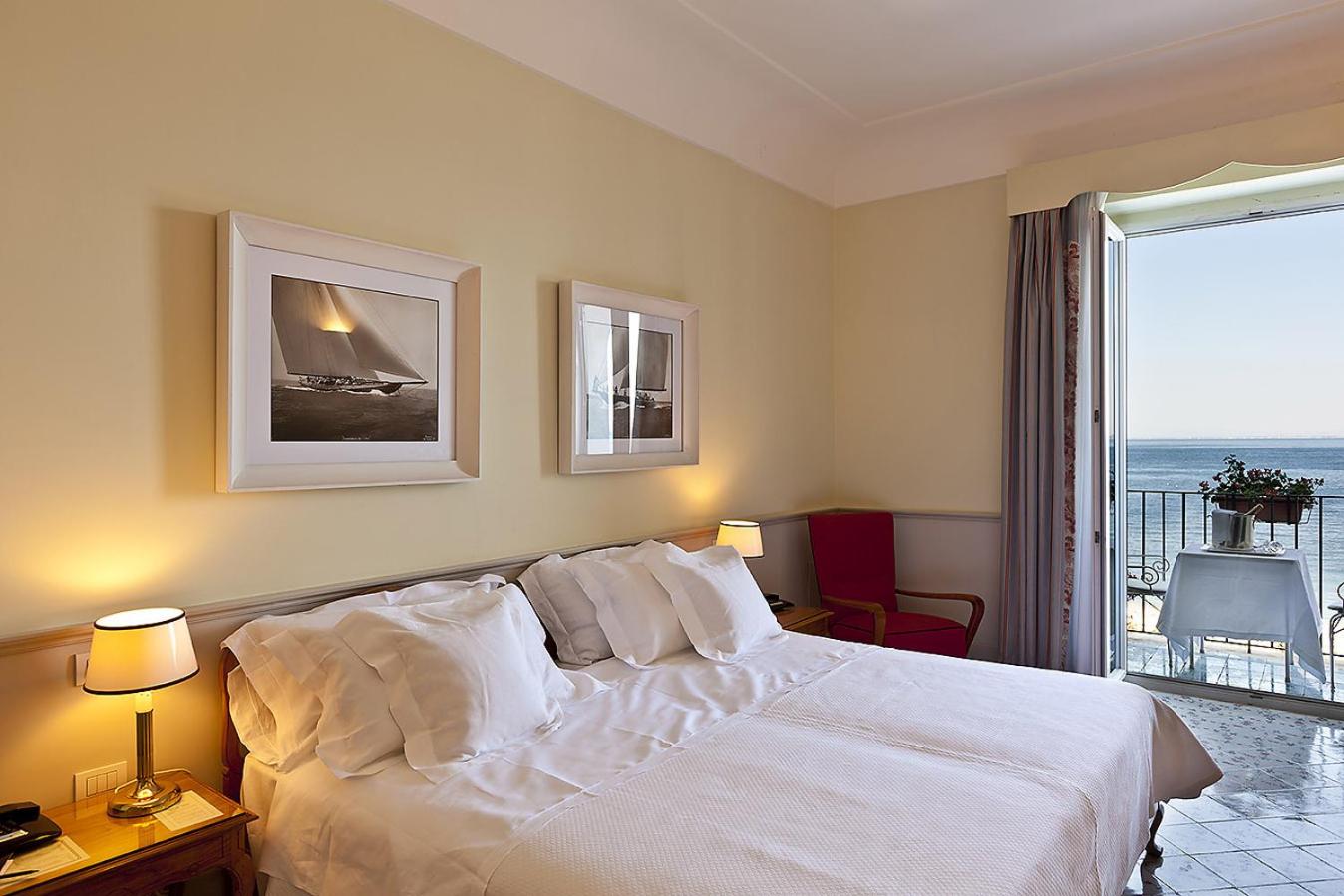 Superior Double or Twin Room with Balcony and Sea View - Photo 10