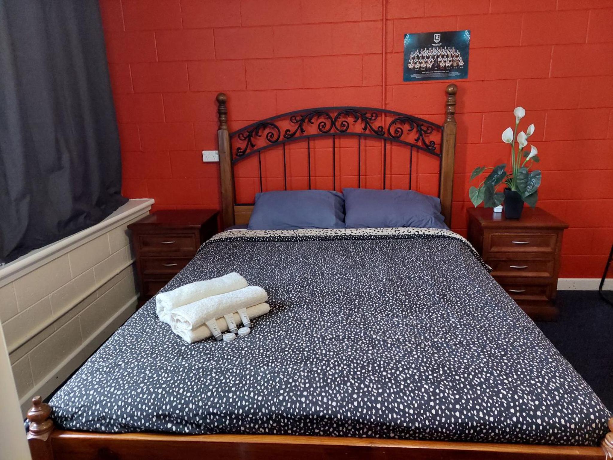 Private Double Room with Shared Bathroom