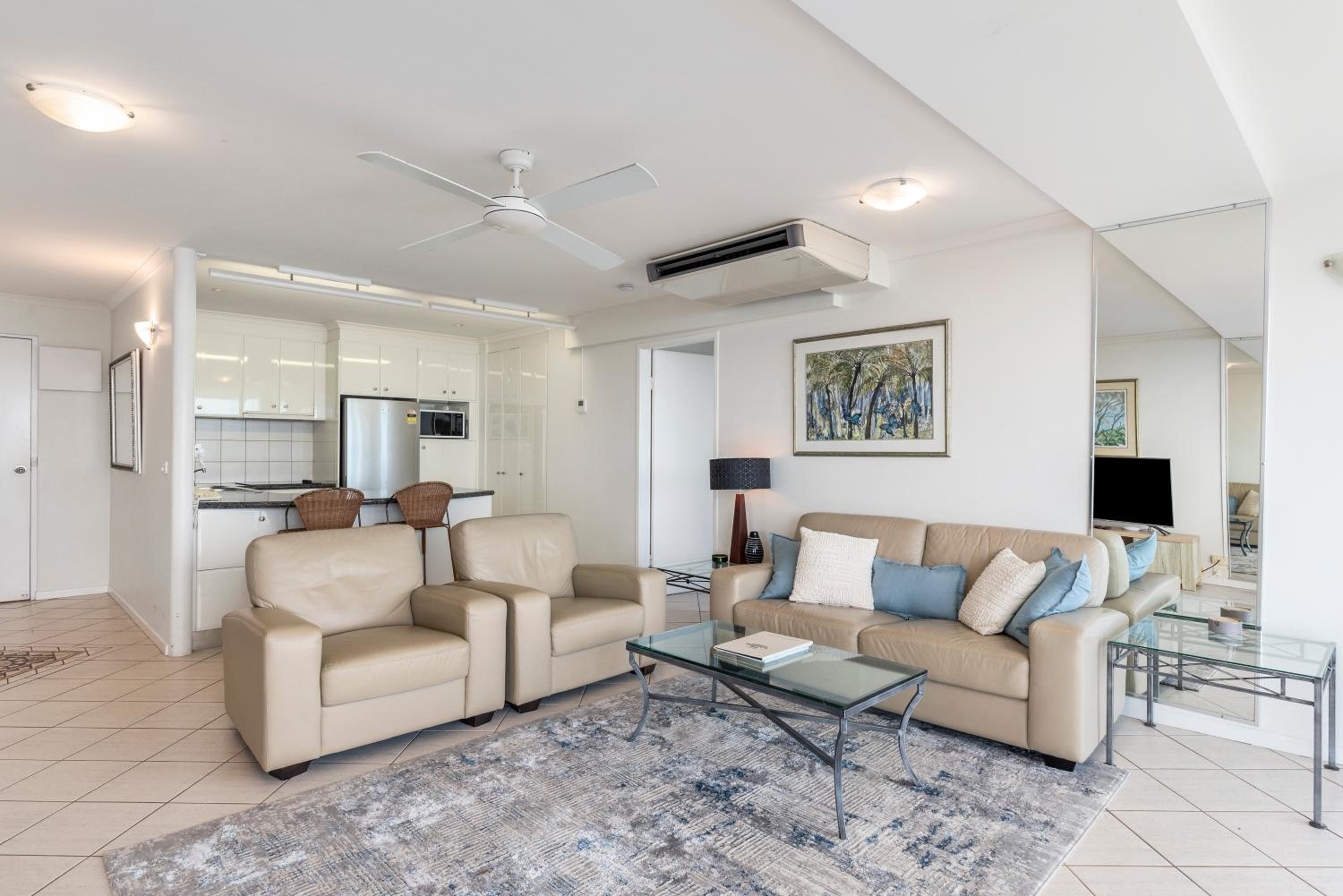 One-Bedroom Apartment with Ocean View and No Balcony (Level 5)