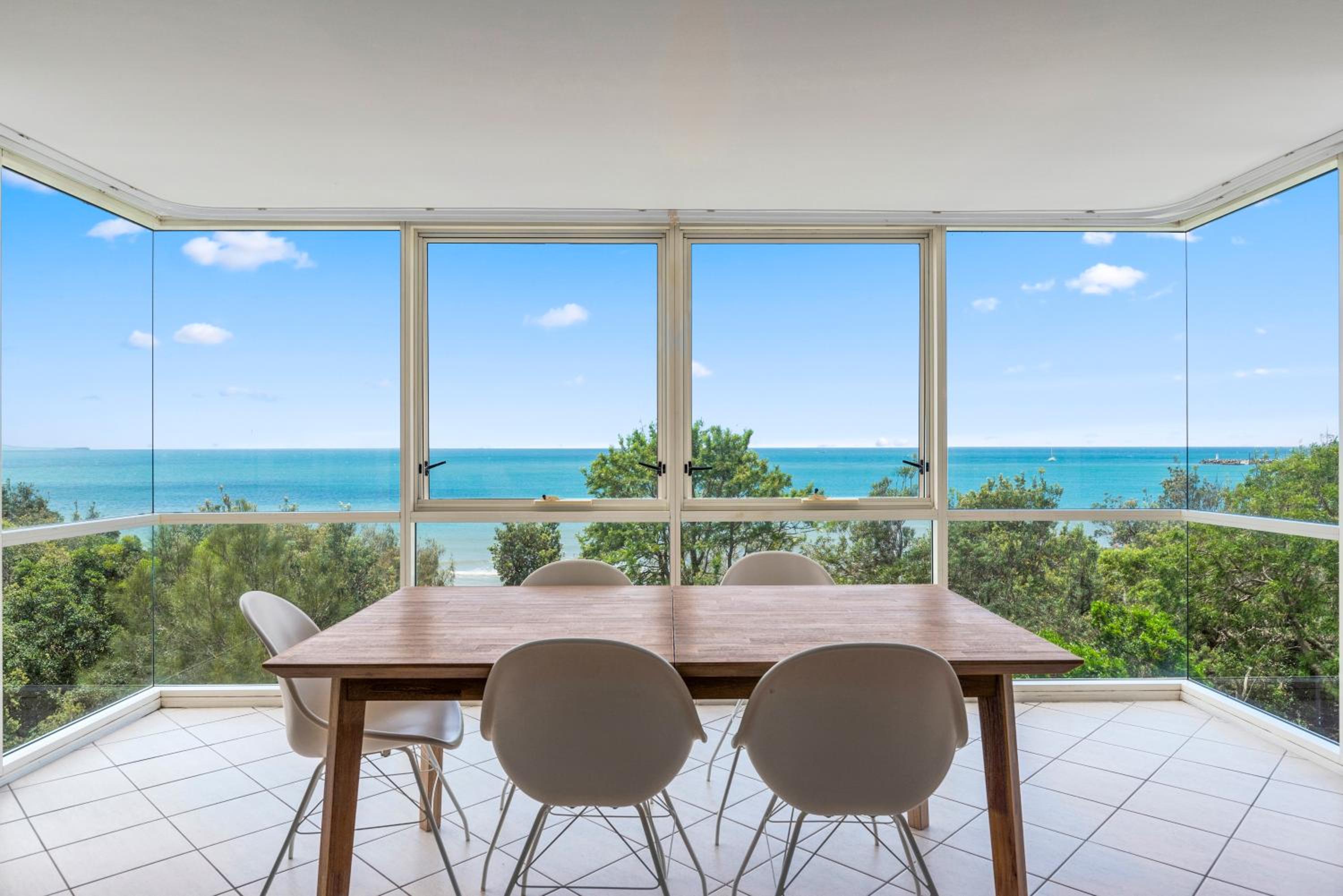 Two-Bedroom Apartment with No Balcony and Ocean View (Level 5) photo 2