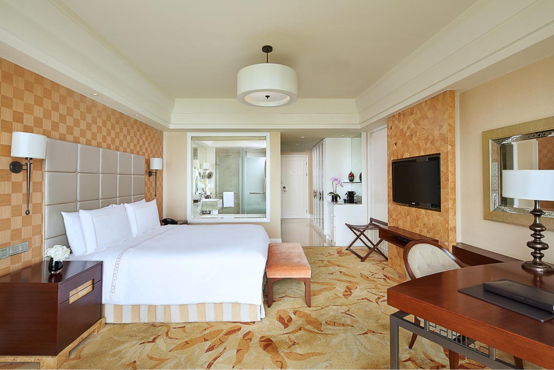 Fairmont Gold Park View King photo 3