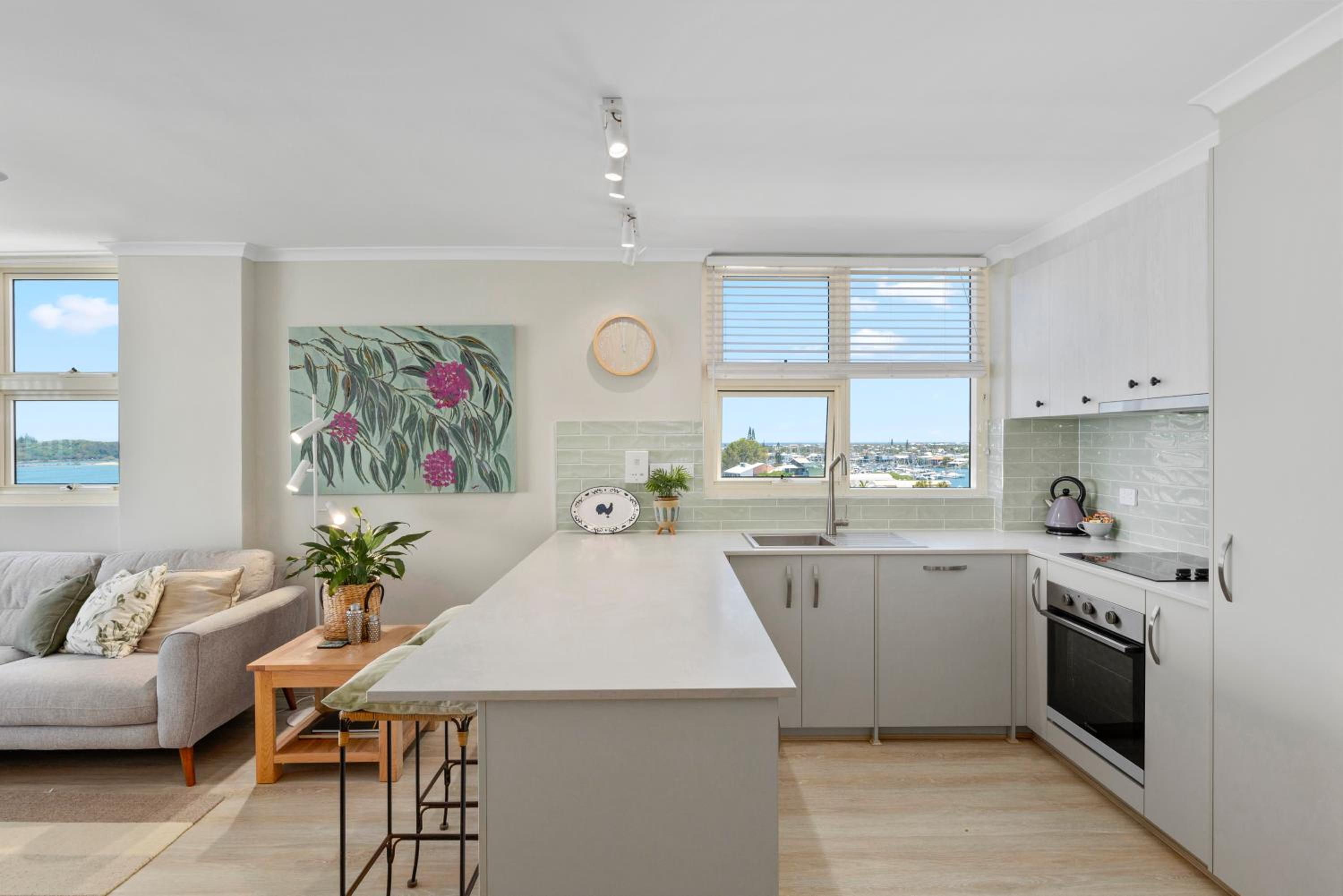 Superior Two-Bedroom Apartment with Ocean View photo 3