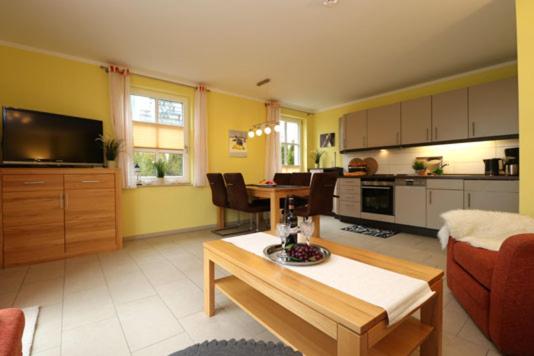 Apartment with Terrace photo 3