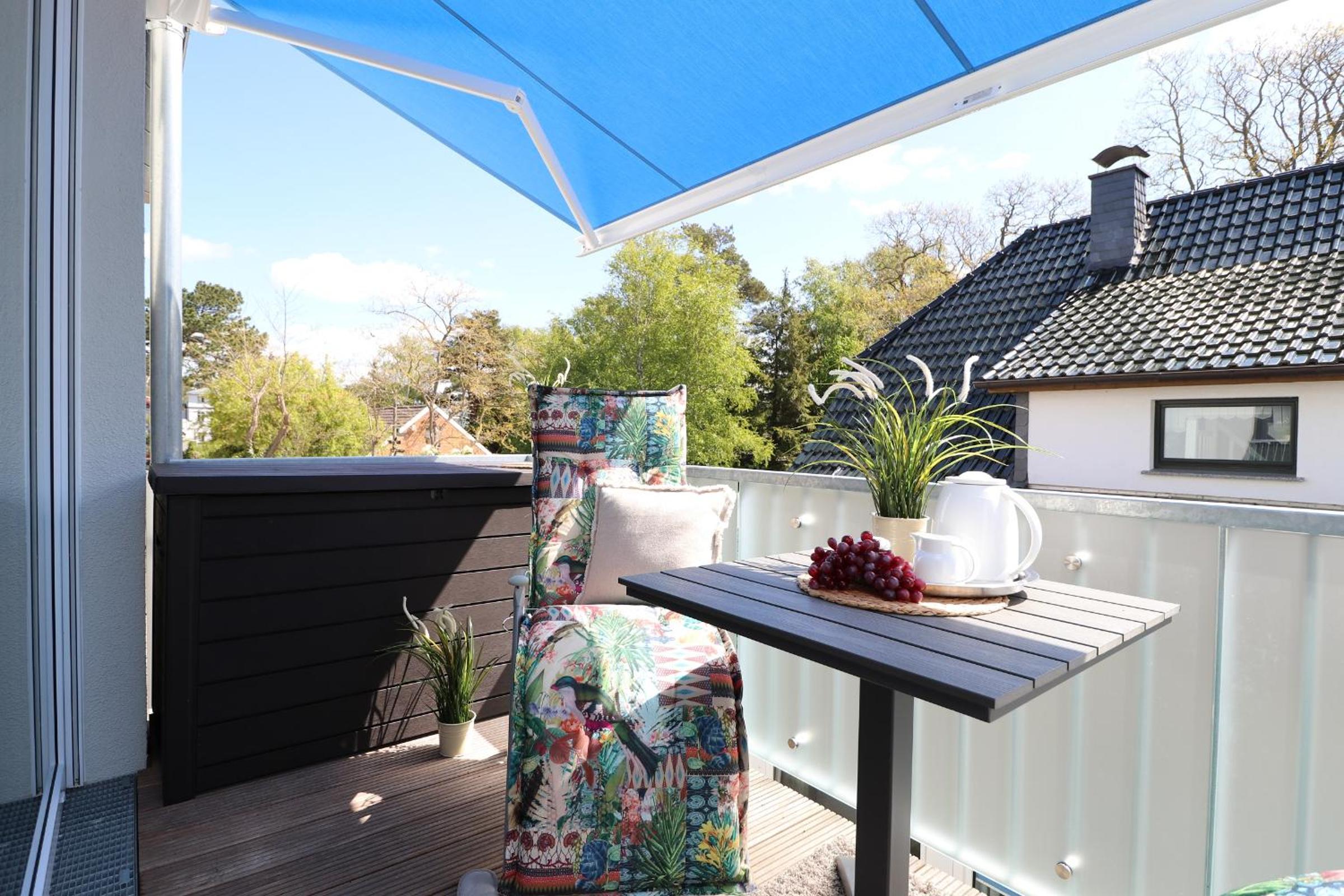 Apartment with Balcony photo 3