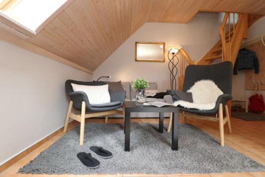 Apartment with Balcony photo 1