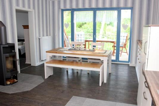 Apartment with Balcony photo 2