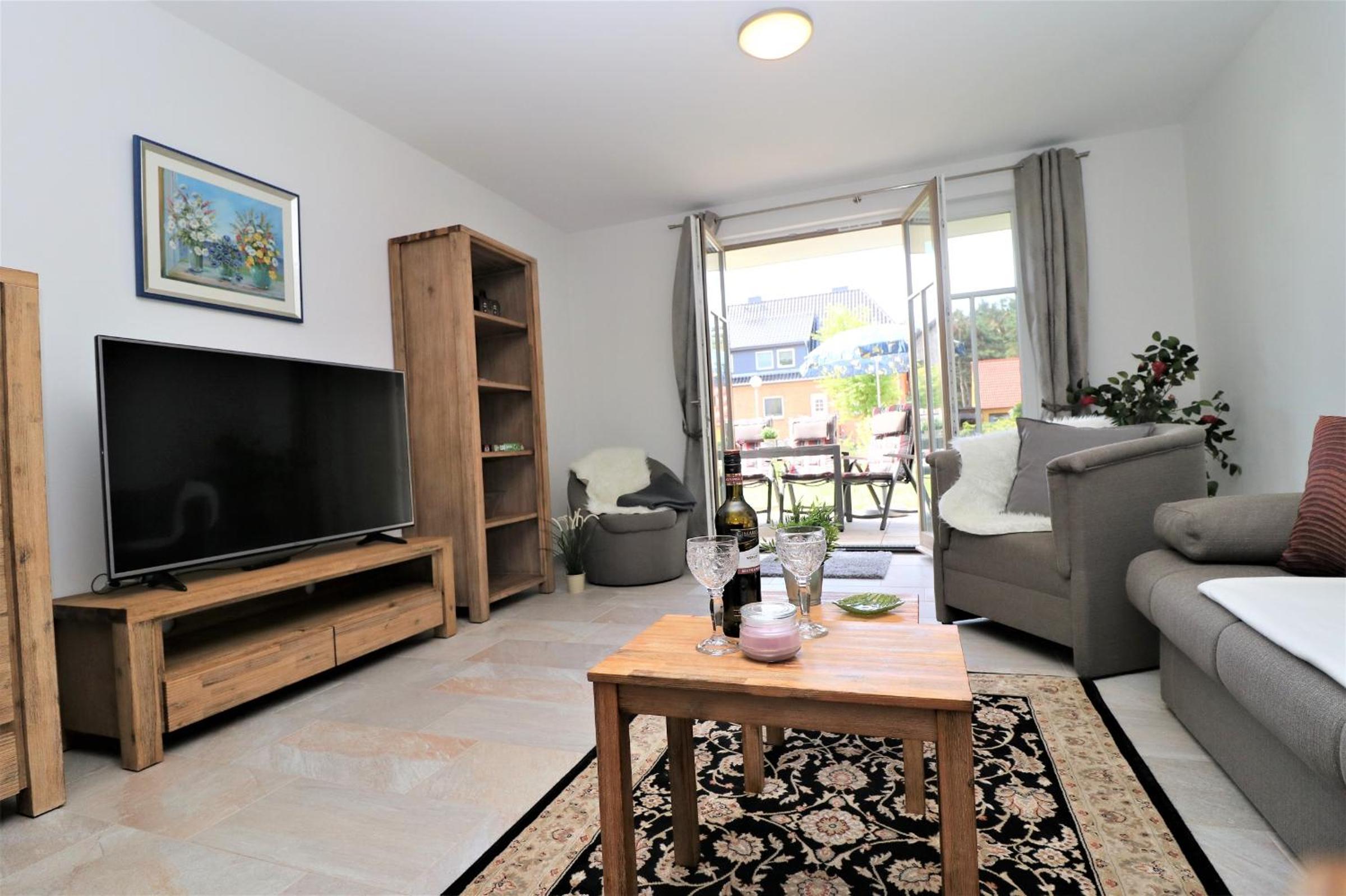 Apartment with Terrace photo 3