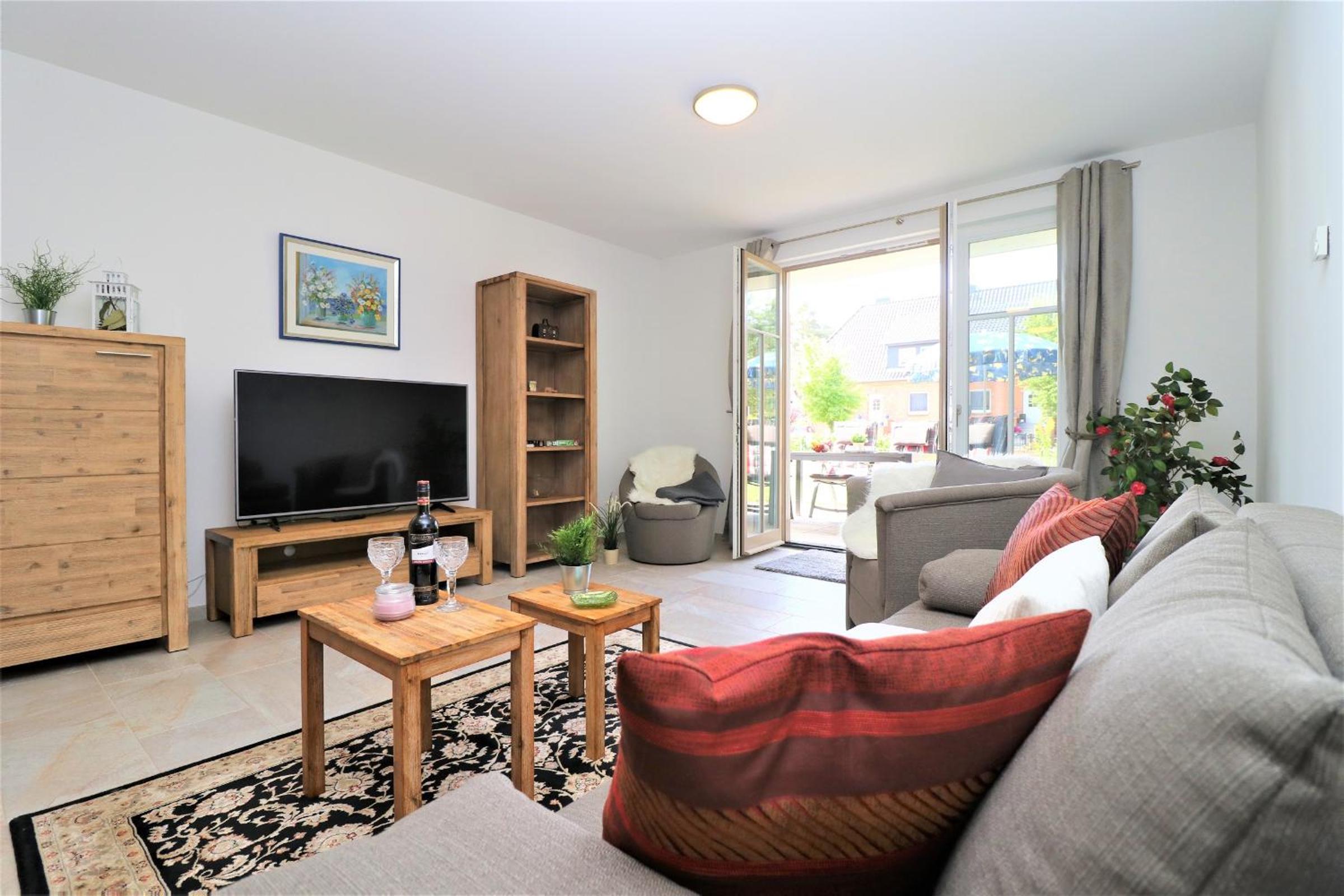 Apartment with Terrace photo 2