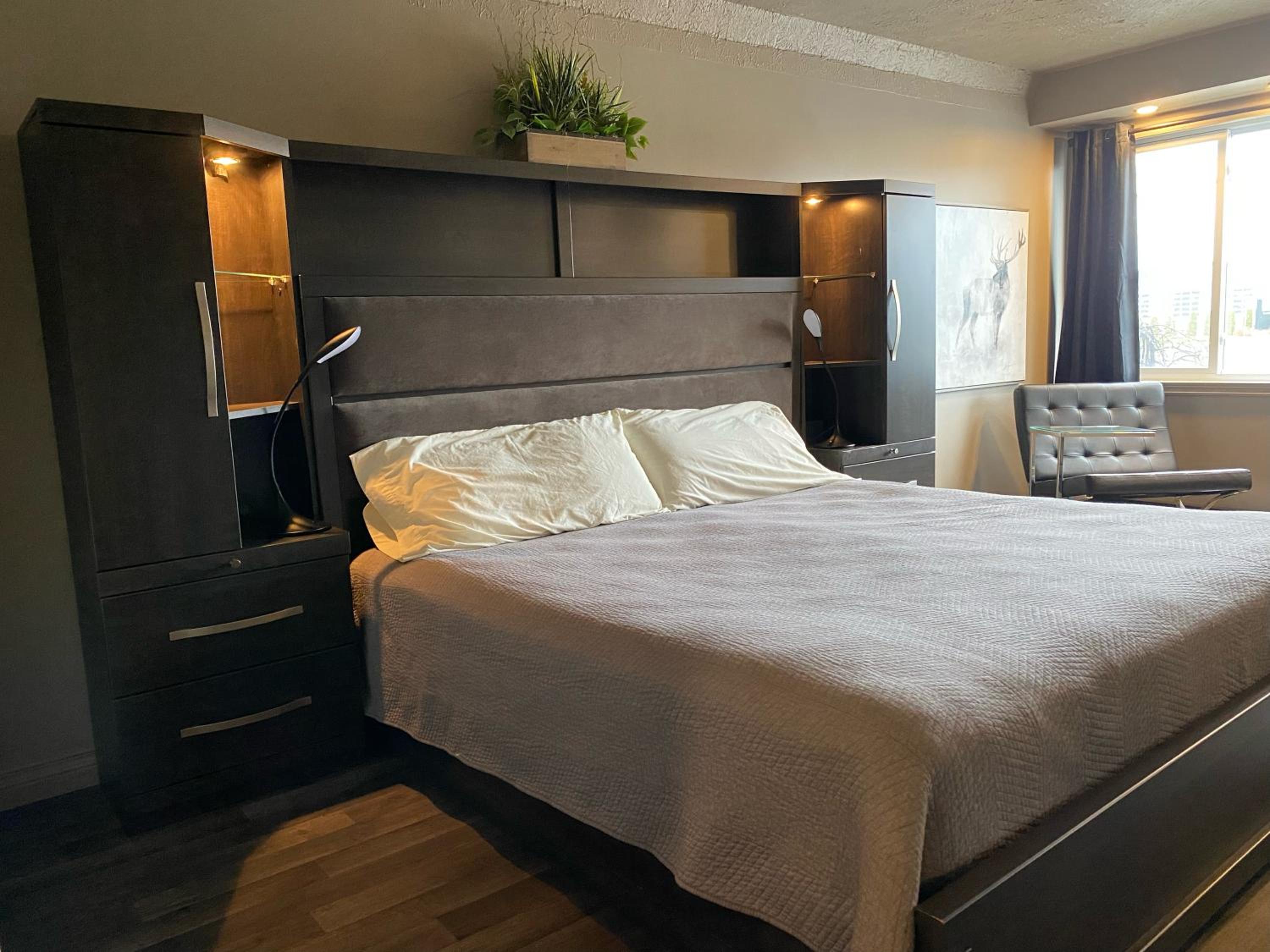 King Room - Non-Smoking