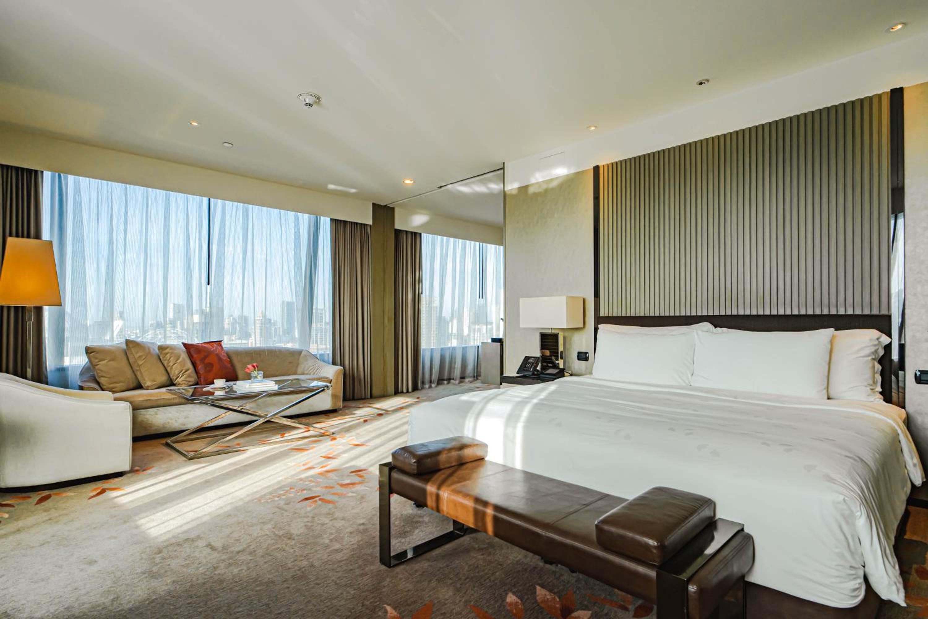 Prestige Suite – Club Lounge access Prestige Suite – Club Lounge access