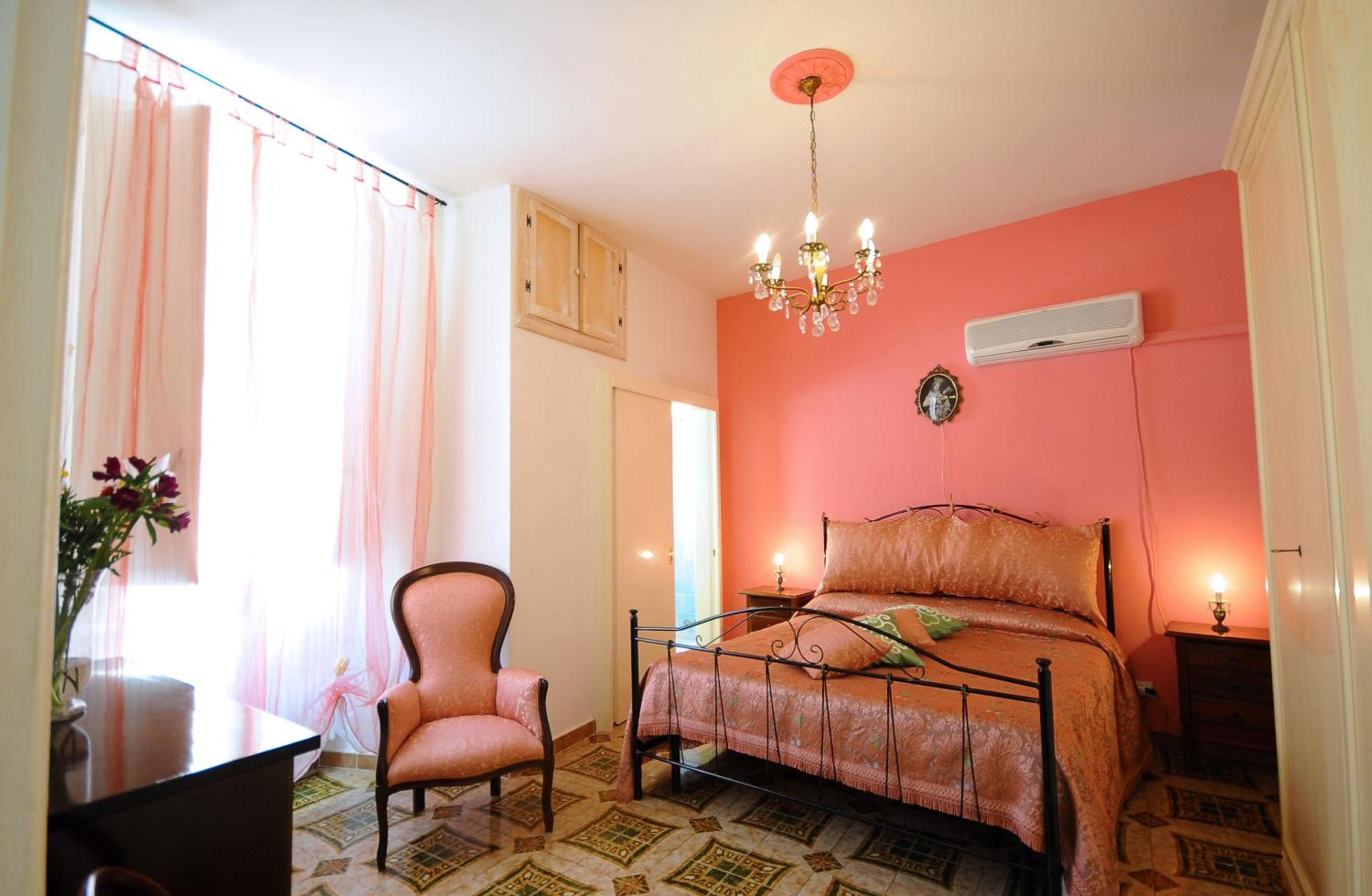 Triple Room Double Use
