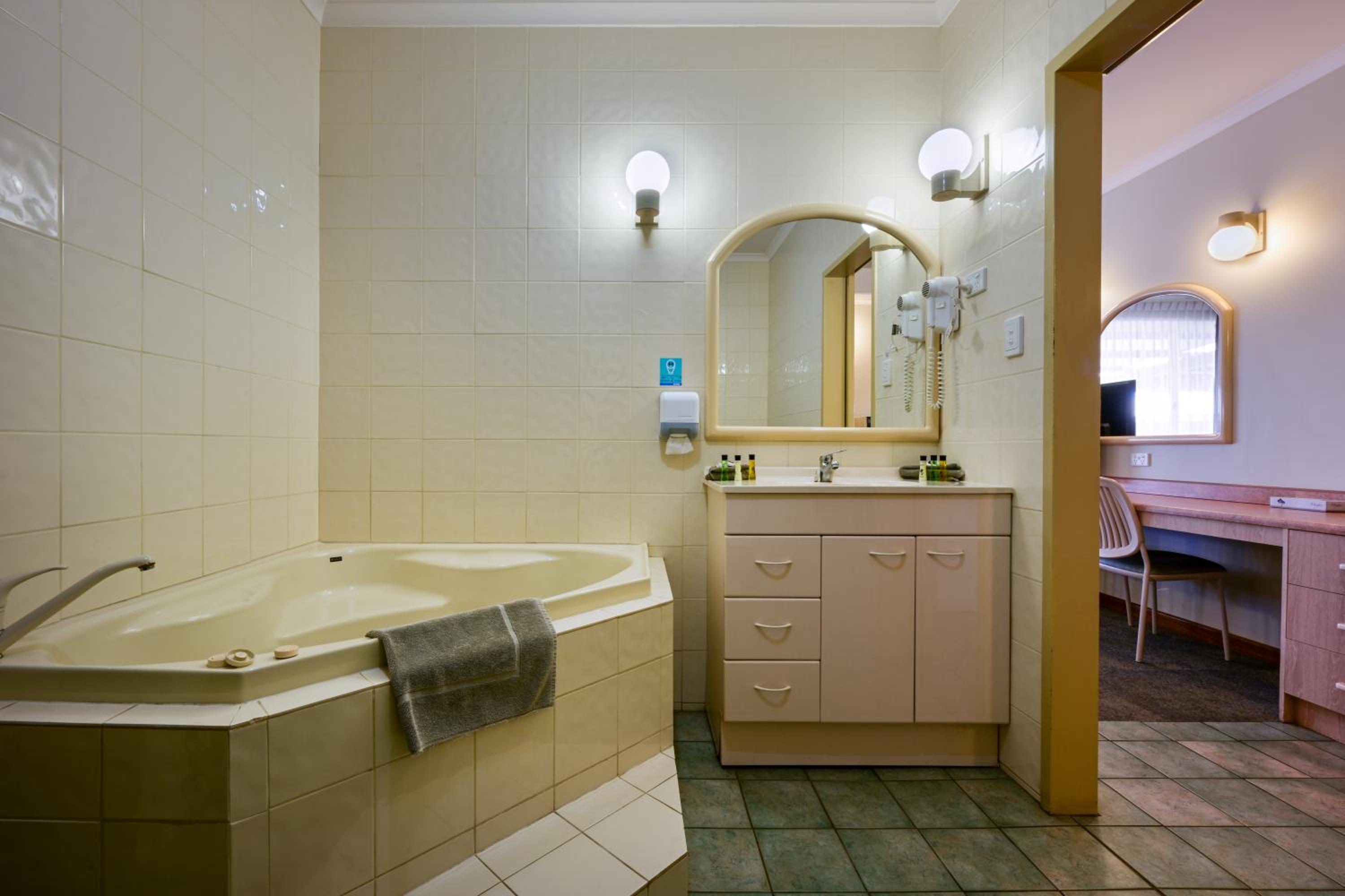 Palms Spa Room photo 3