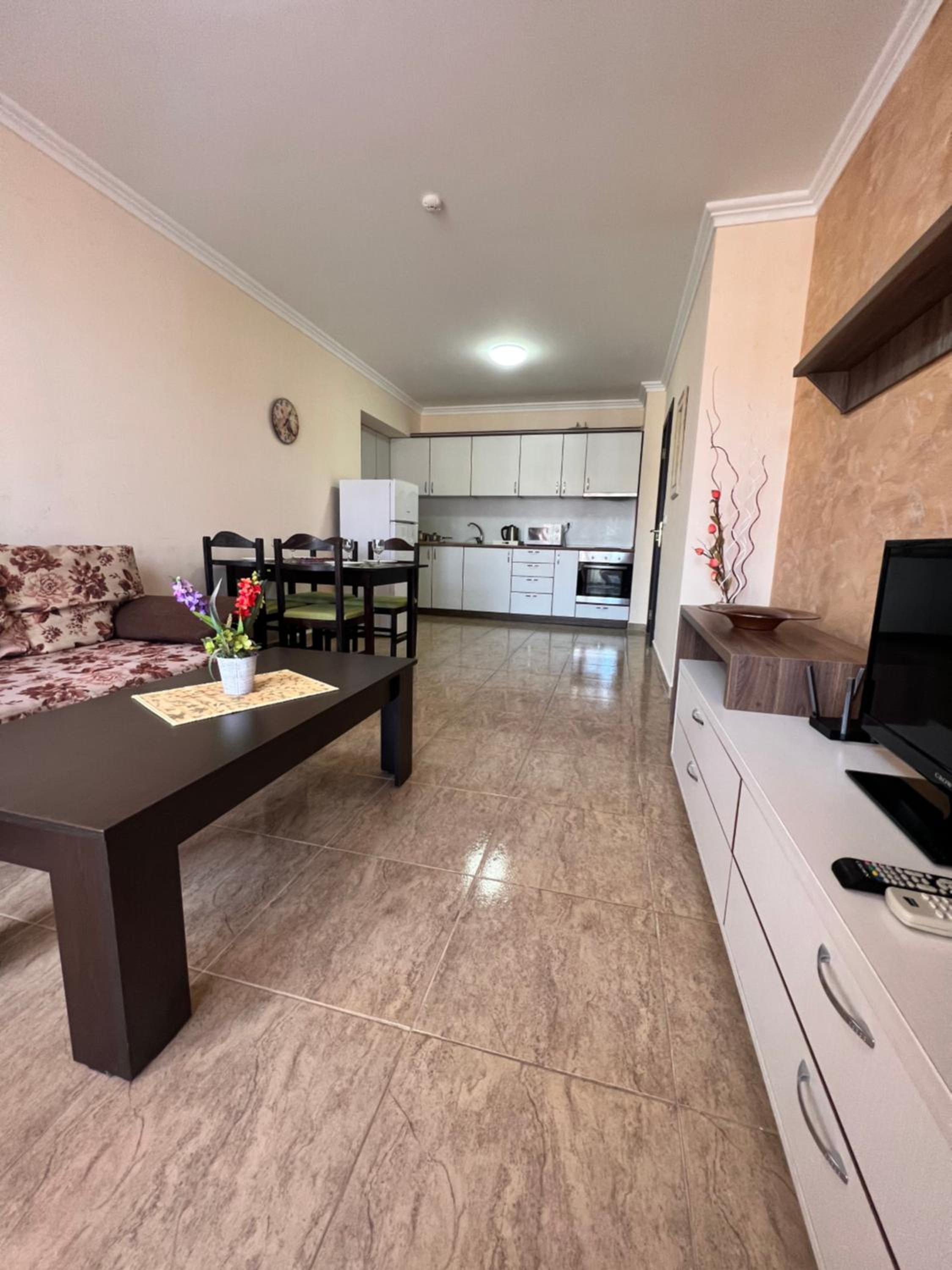 Deluxe Apartment With Pool View