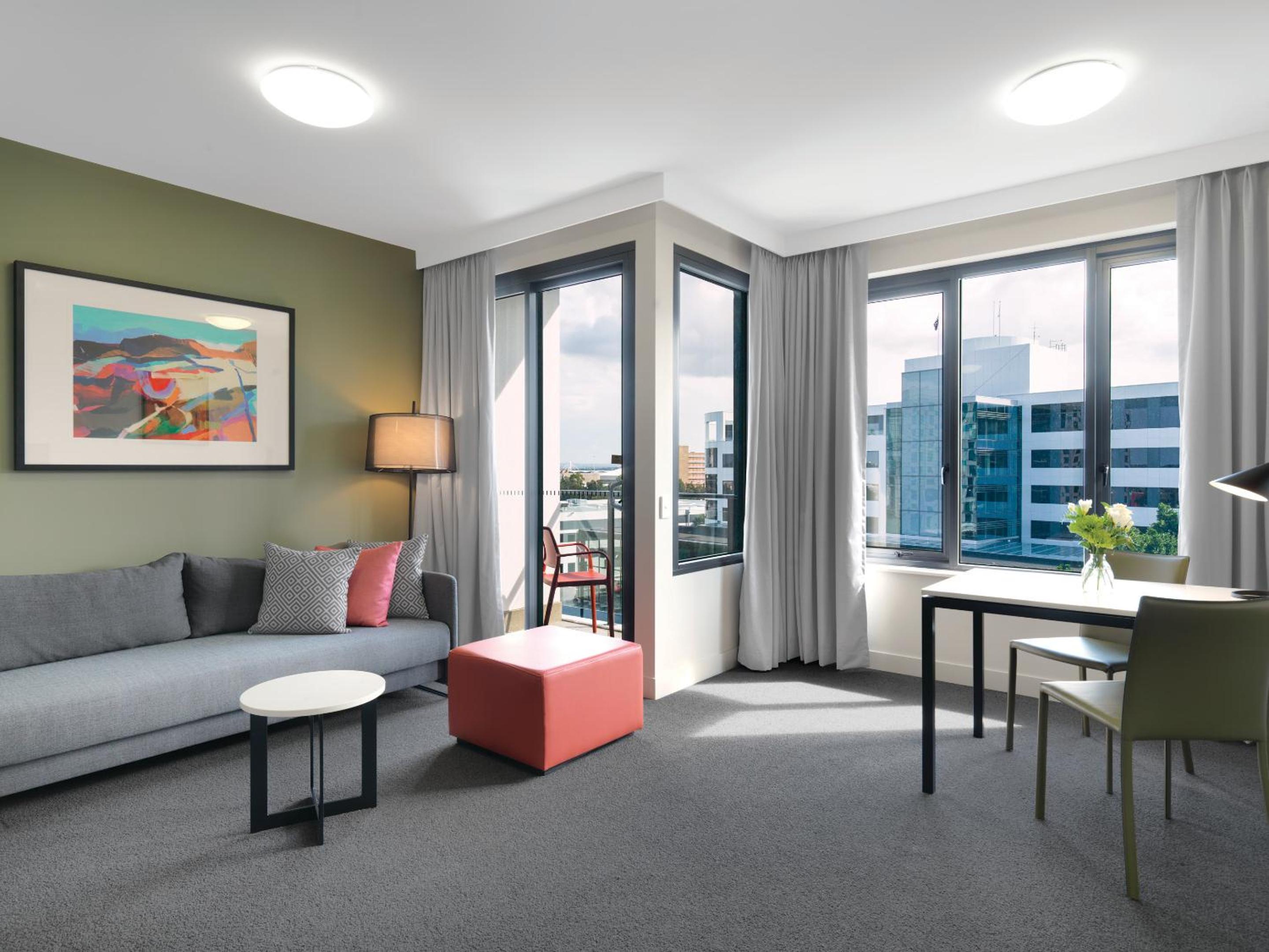One-Bedroom Apartment thumbnail 5
