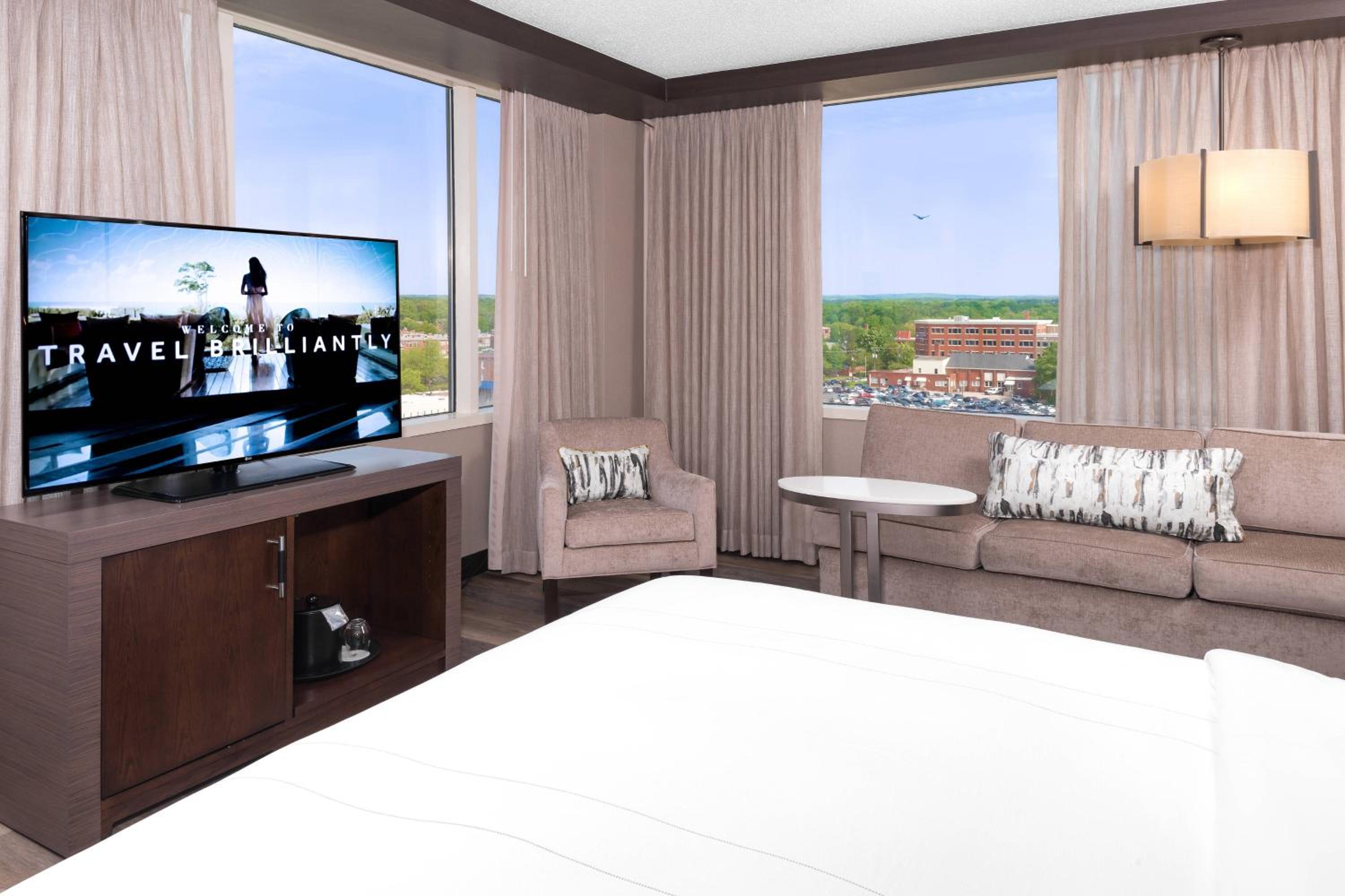 Larger Guest room, 1 King - Photo 1