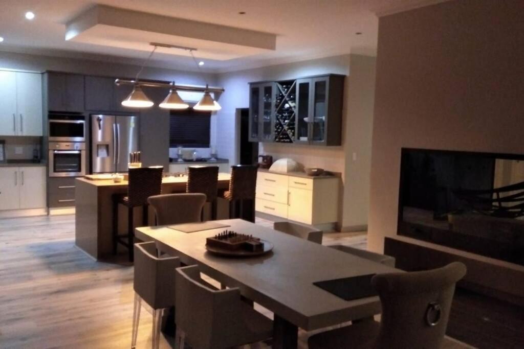 Villa photo 3