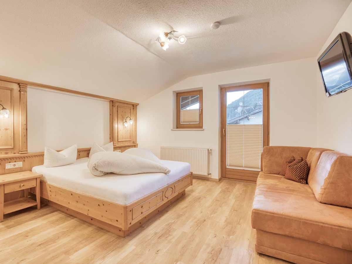 Three-Bedroom Apartment - Photo 8