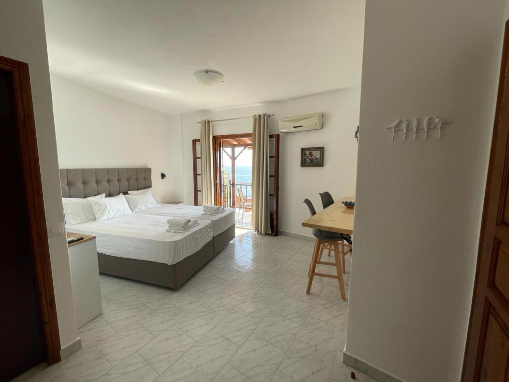 Studio with Sea View (2 Adults)