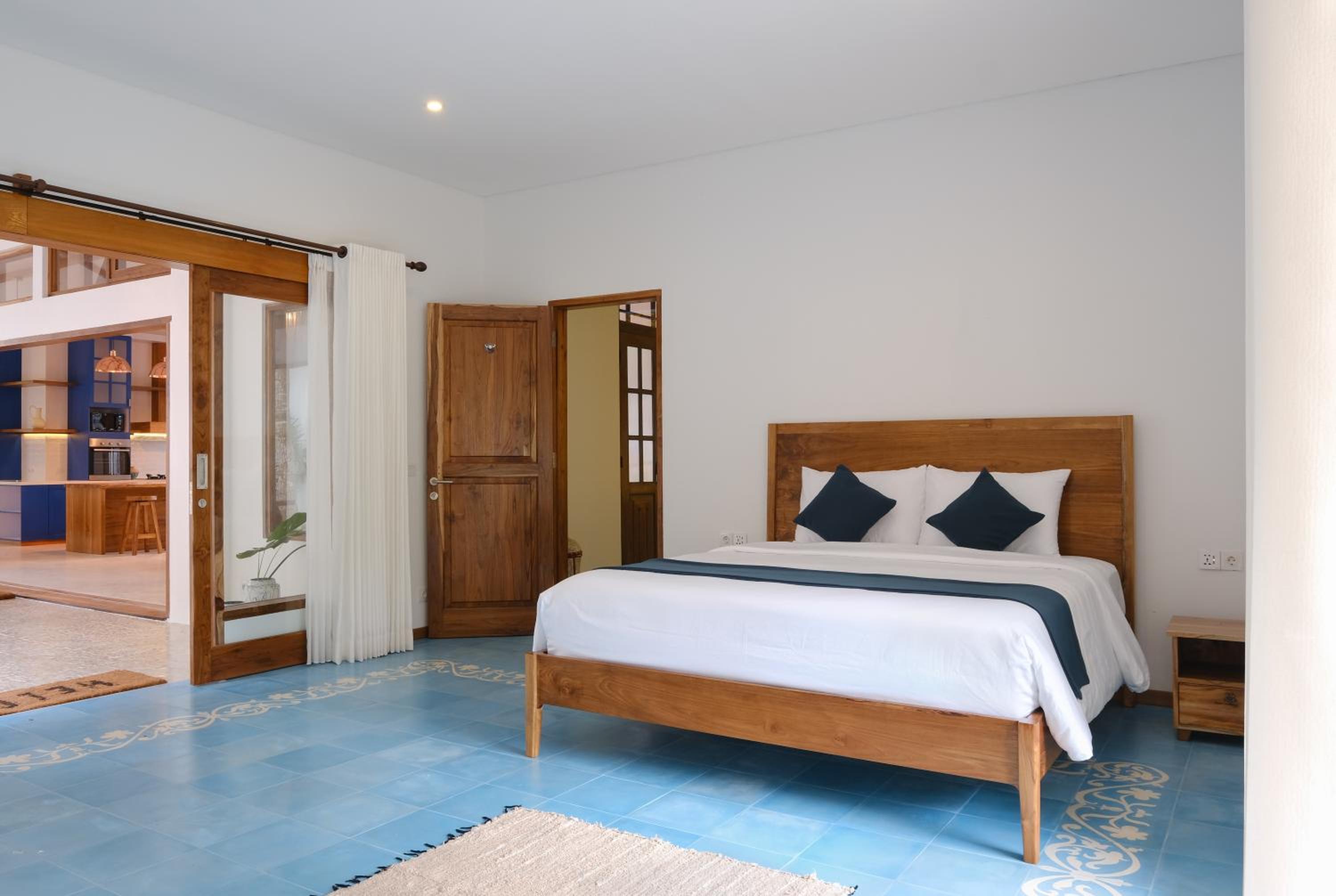 Kenes Three-Bedroom Villa - Photo 1