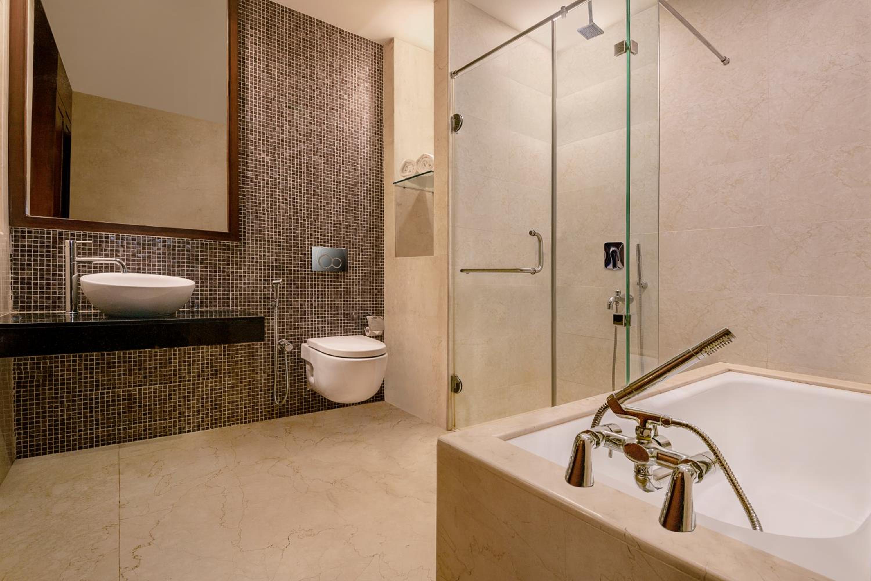 SeleQtions Suite - Free Beach Shuttle + Beer On Arrival + Complimentary weekend kids activities photo 2