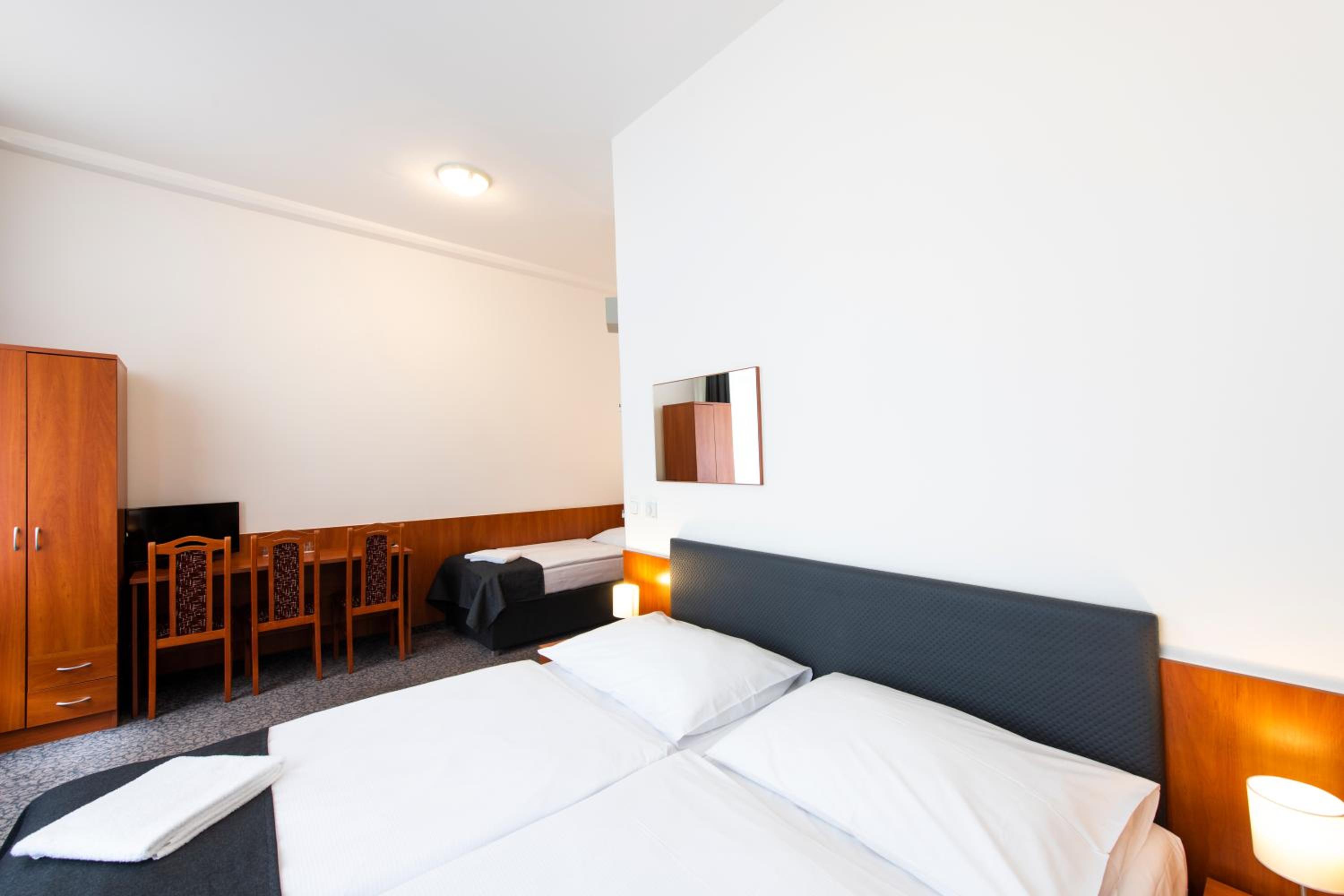Deluxe Triple Room - Photo 2