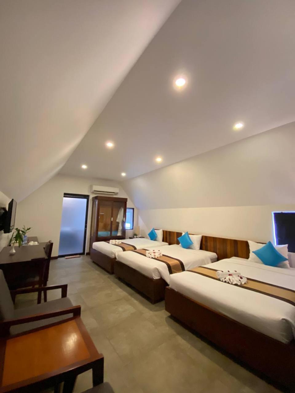 Deluxe Triple Room photo 2