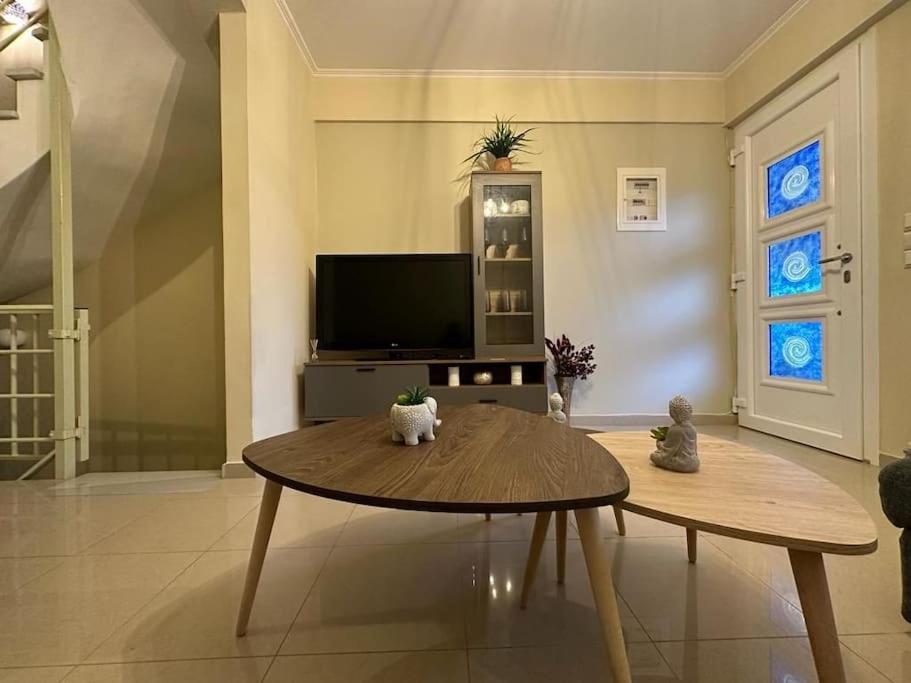 Three-Bedroom House photo 2