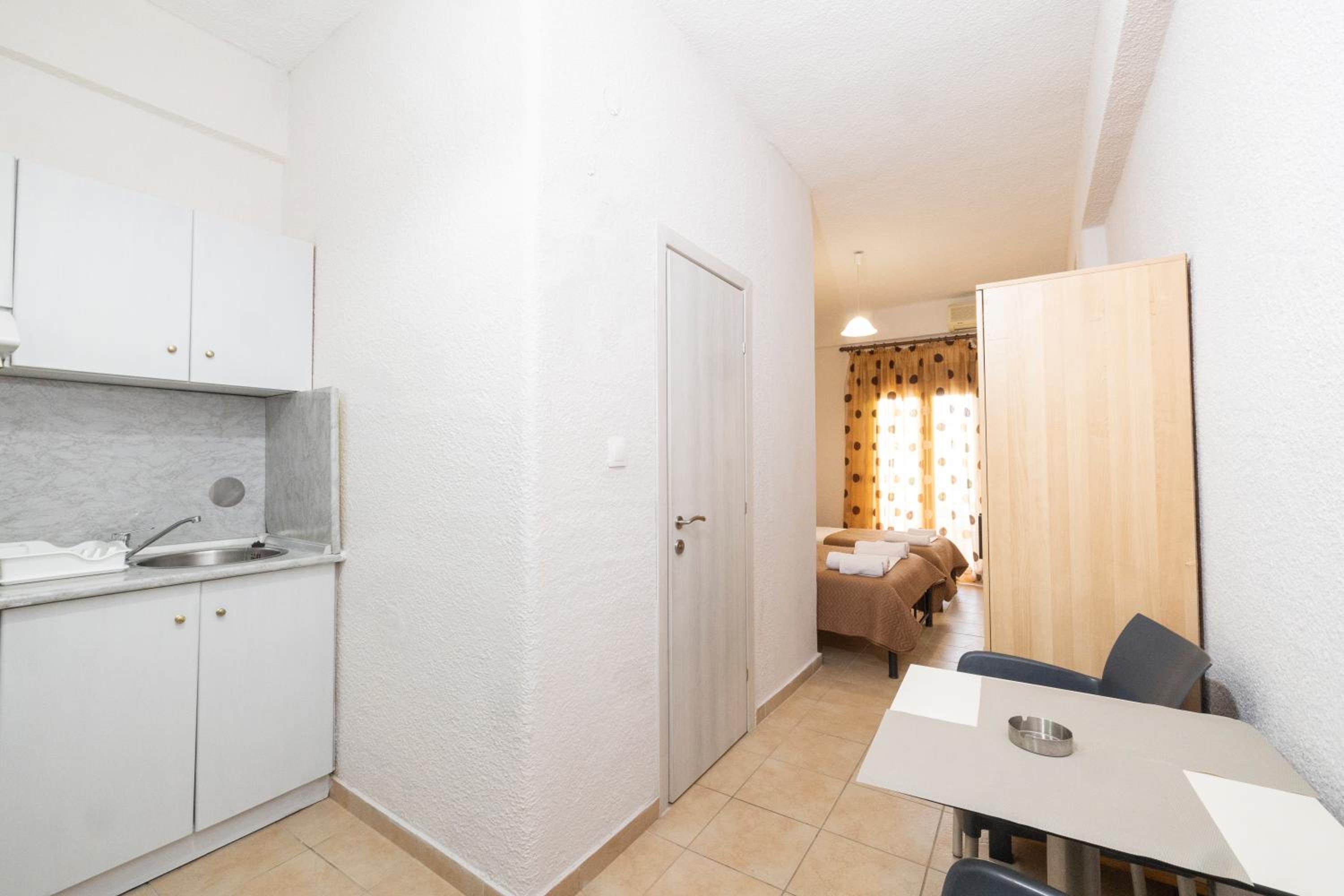 Triple Room with Private Bathroom photo 1